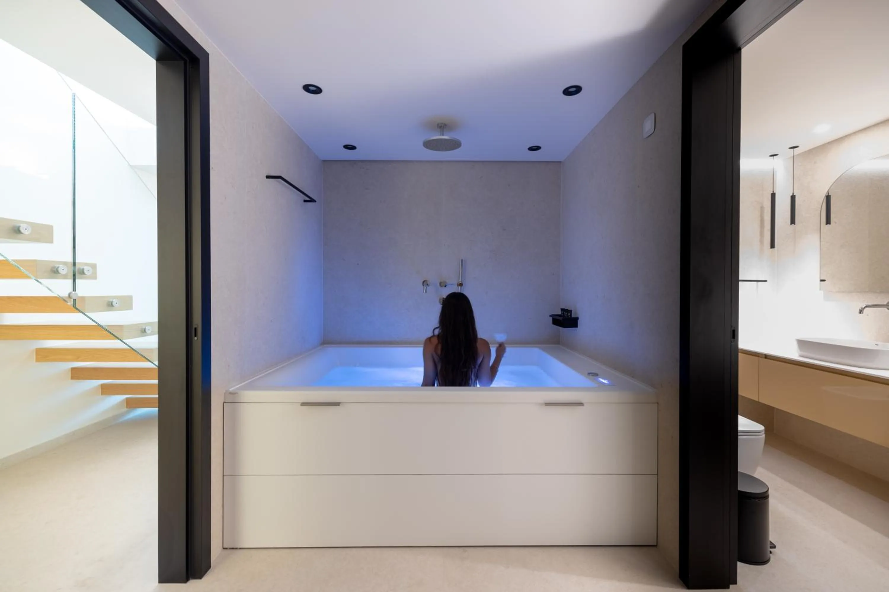 Hot Tub in Ilva Suites