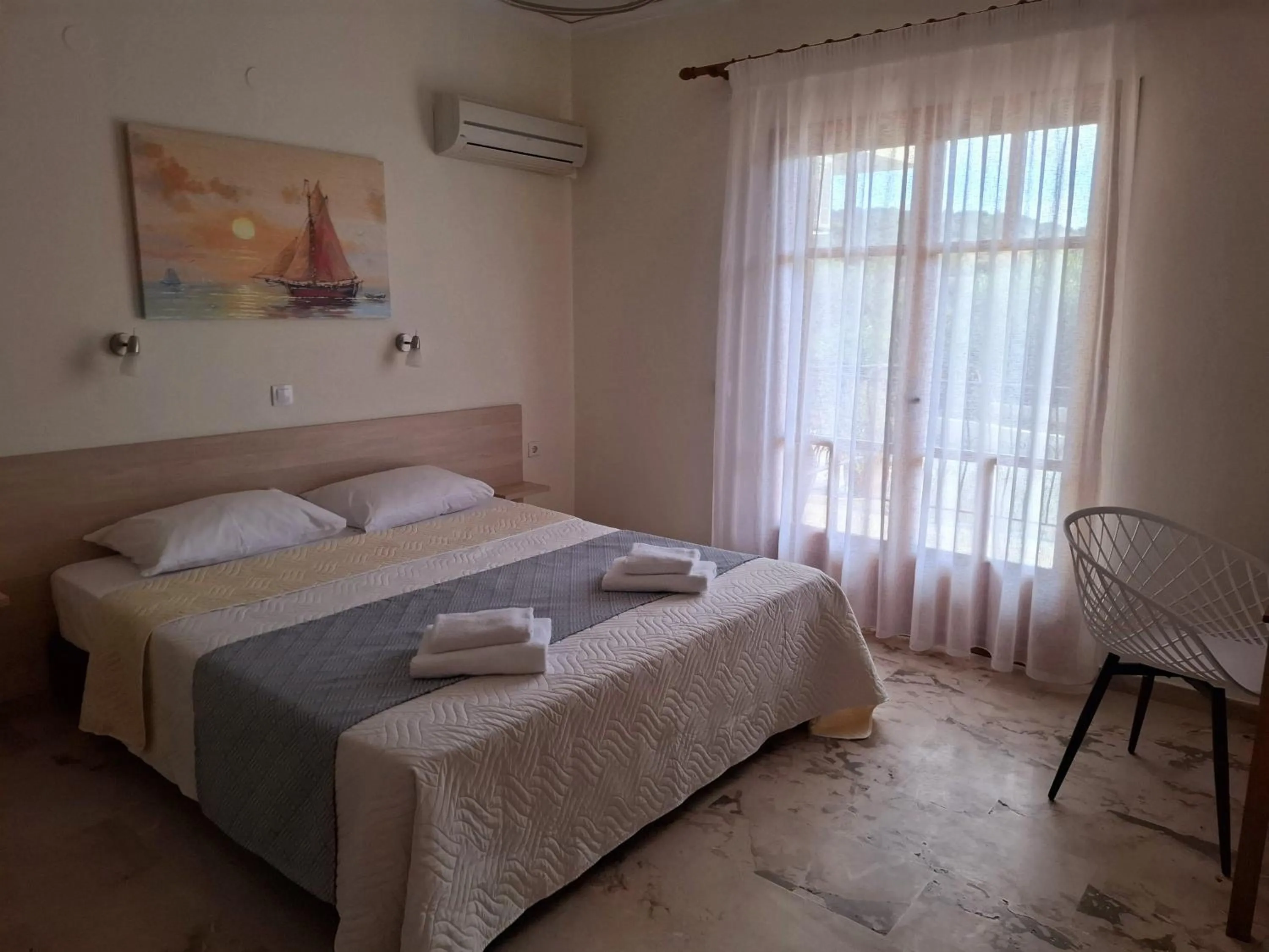 Bed in Tolo Blue Bay