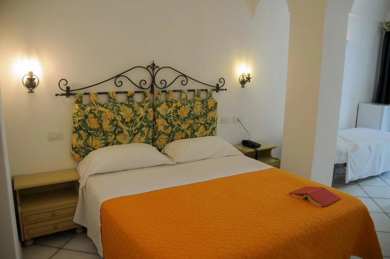 Bedroom, Bed in Hotel Dimora Fornillo
