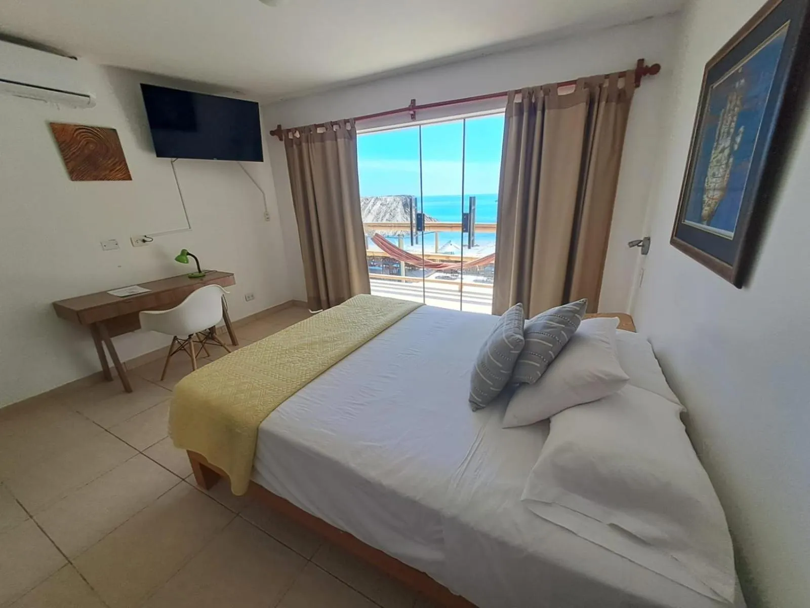 Bedroom, Bed in H0TELIER Home, Máncora