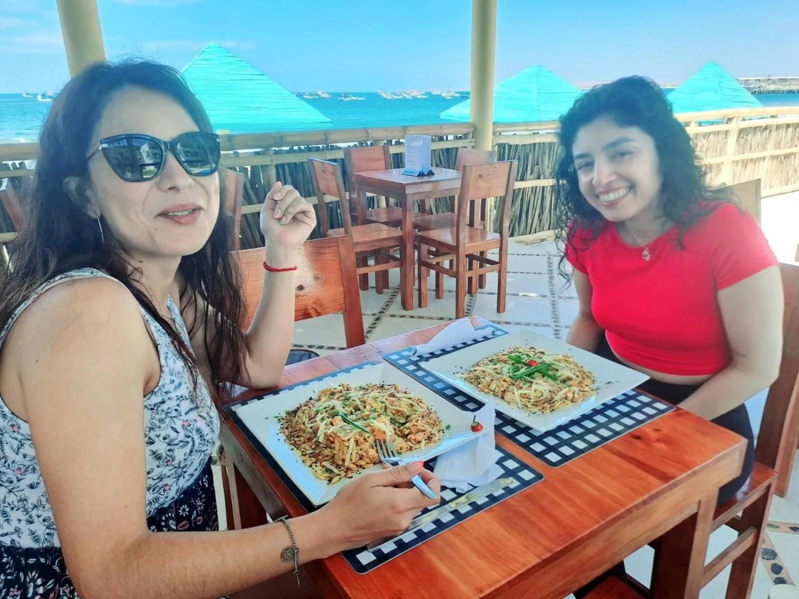 Restaurant/places to eat in H0TELIER Home, Máncora