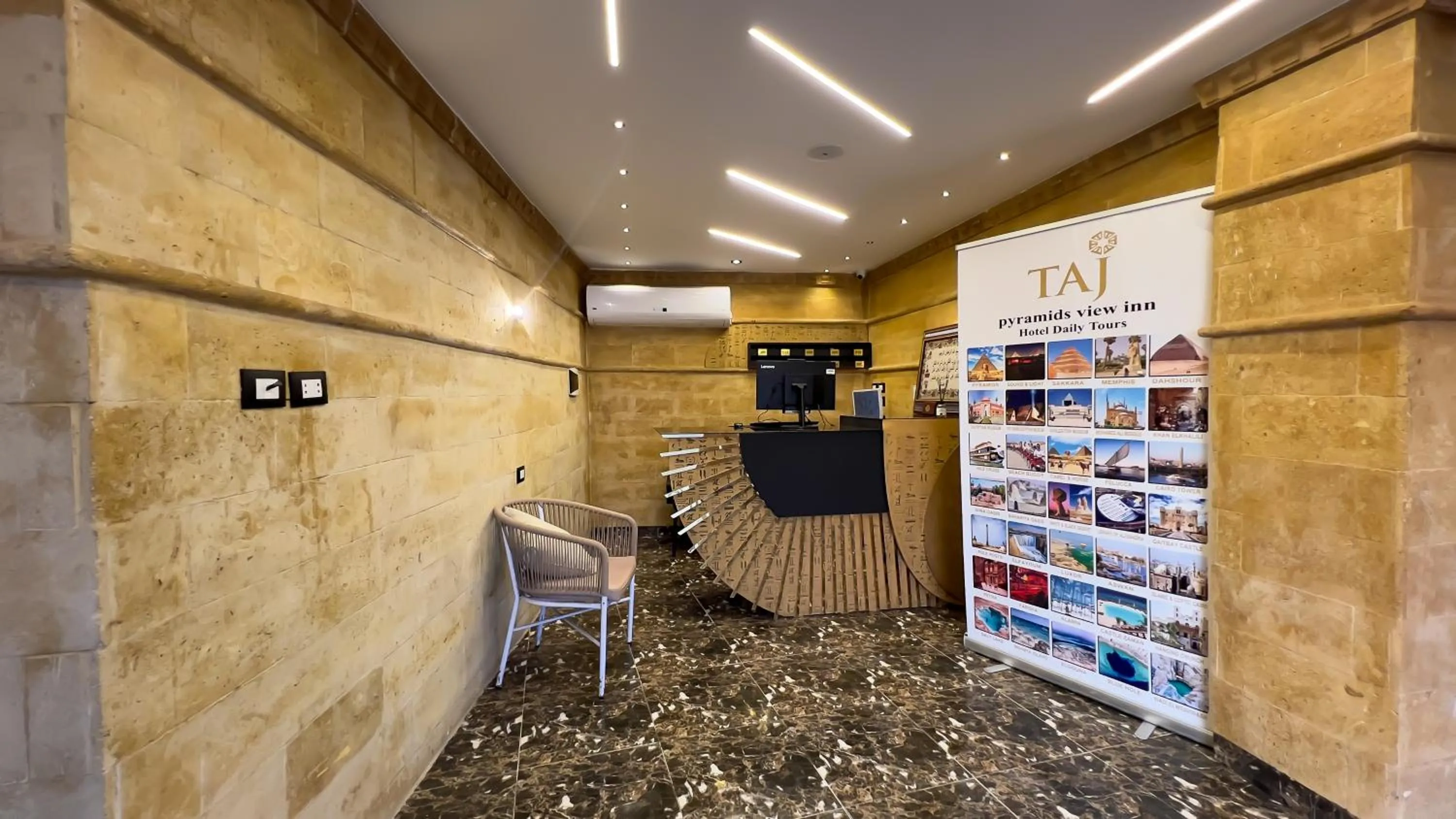 Lobby or reception in Taj Pyramids inn - Pyramids View Rooftop