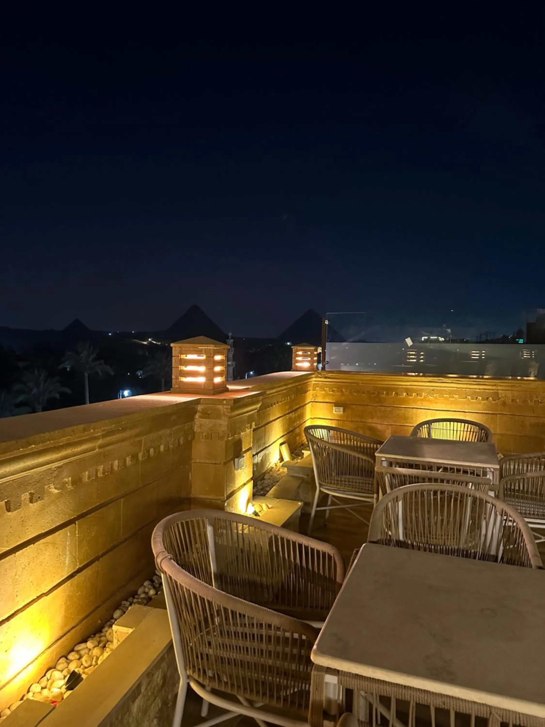 Restaurant/places to eat in Taj Pyramids inn - Pyramids View Rooftop