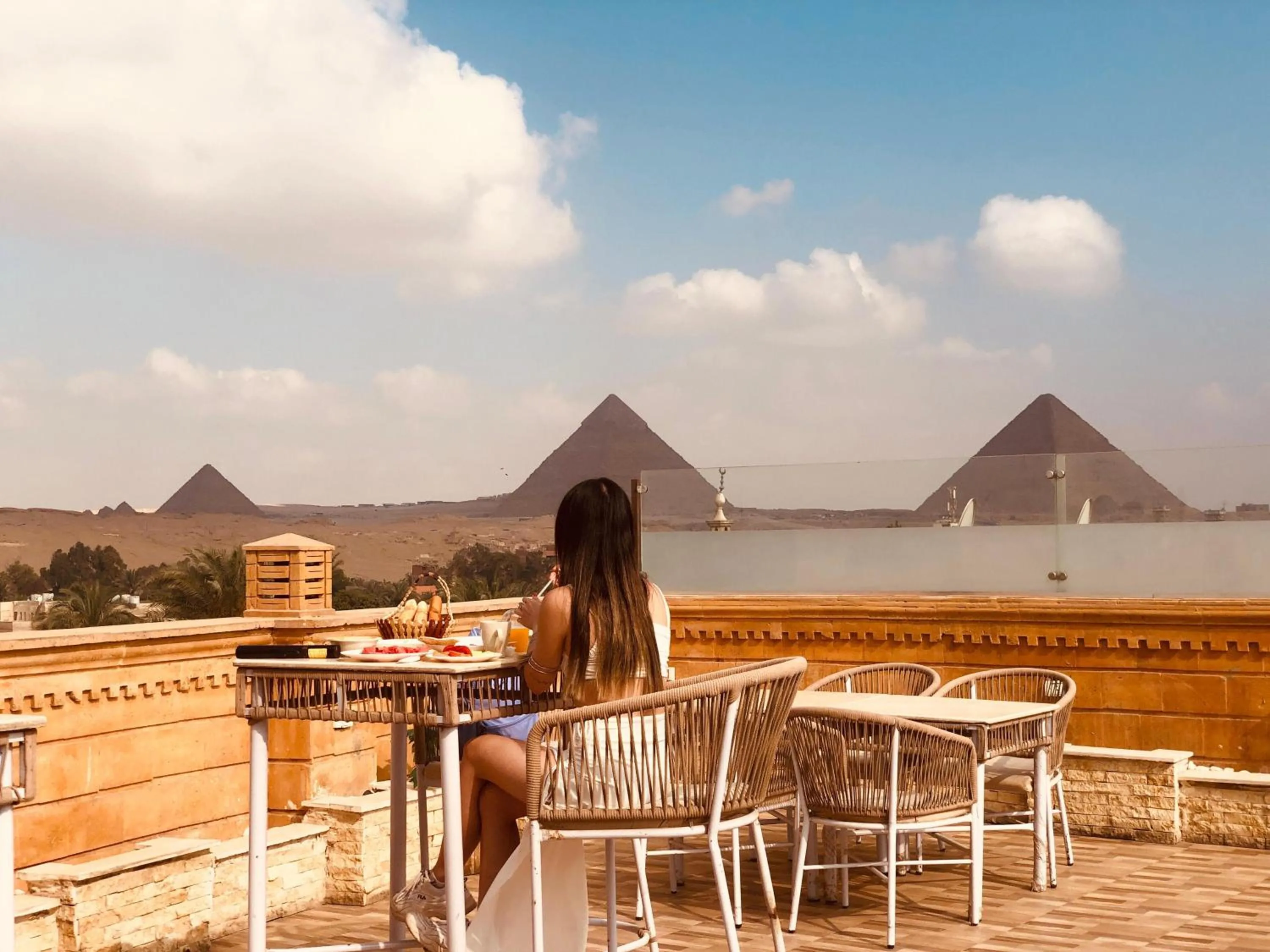 Patio in Taj Pyramids inn - Pyramids View Rooftop
