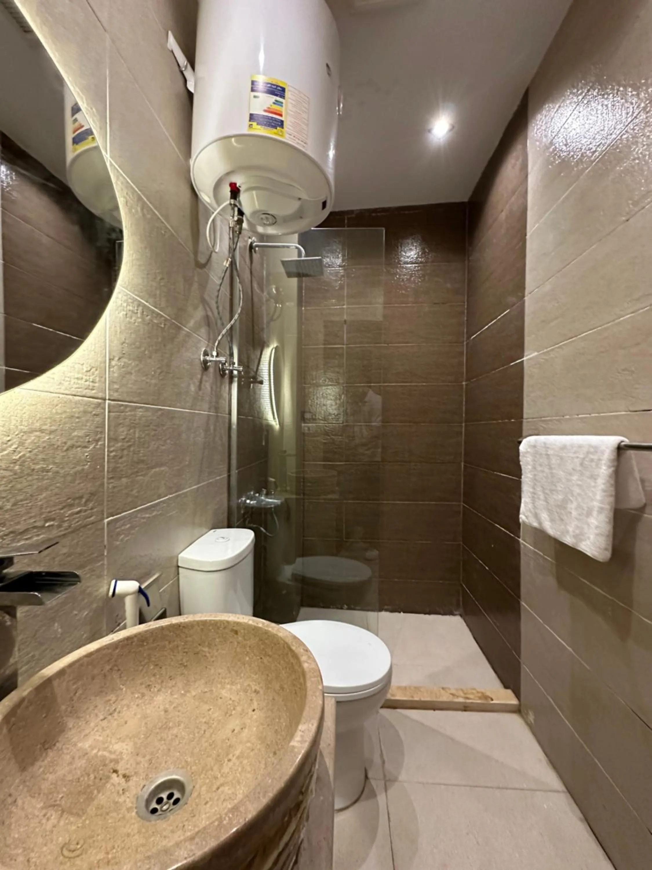 Shower in Taj Pyramids inn - Pyramids View Rooftop