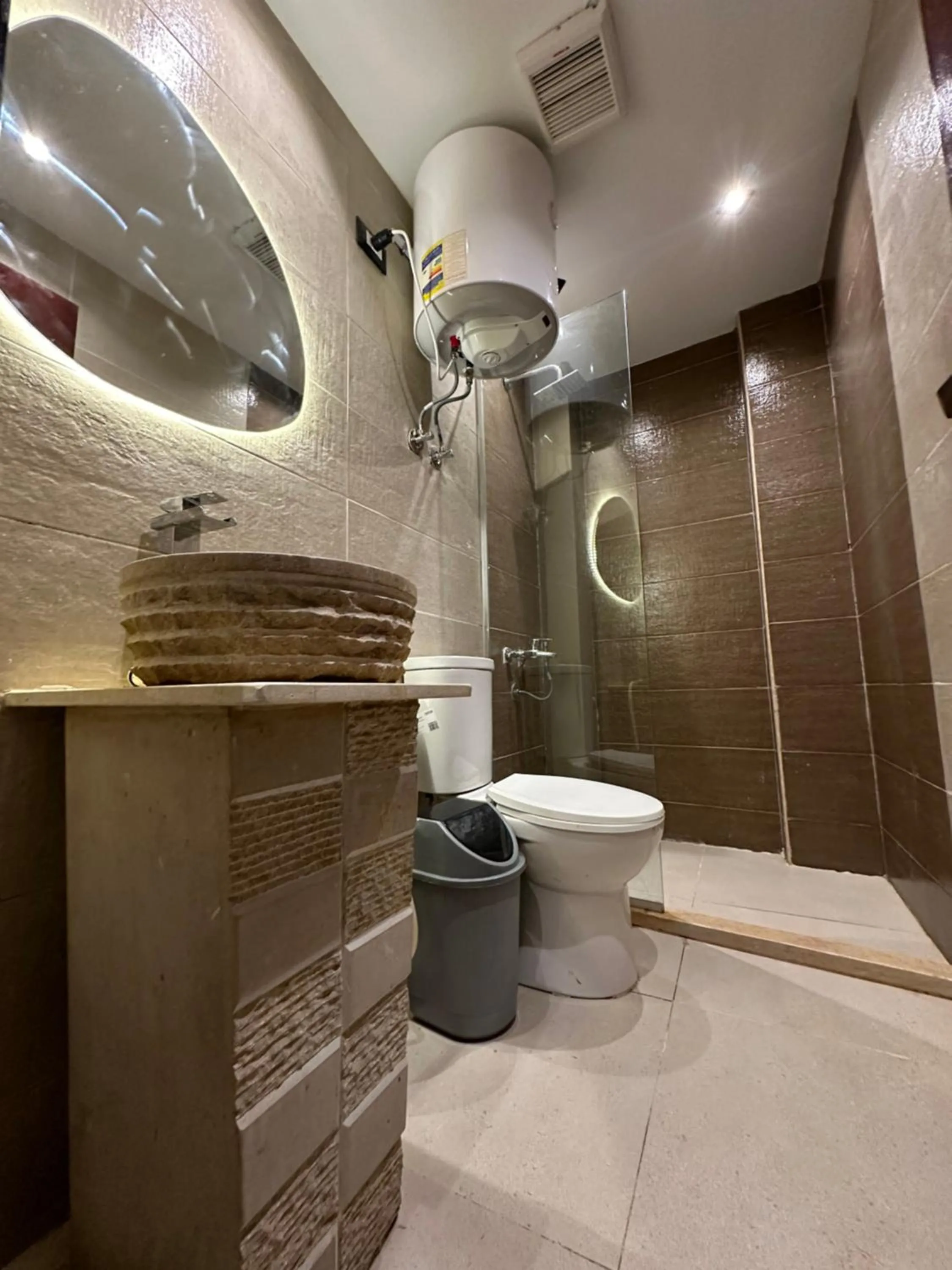 Shower in Taj Pyramids inn - Pyramids View Rooftop