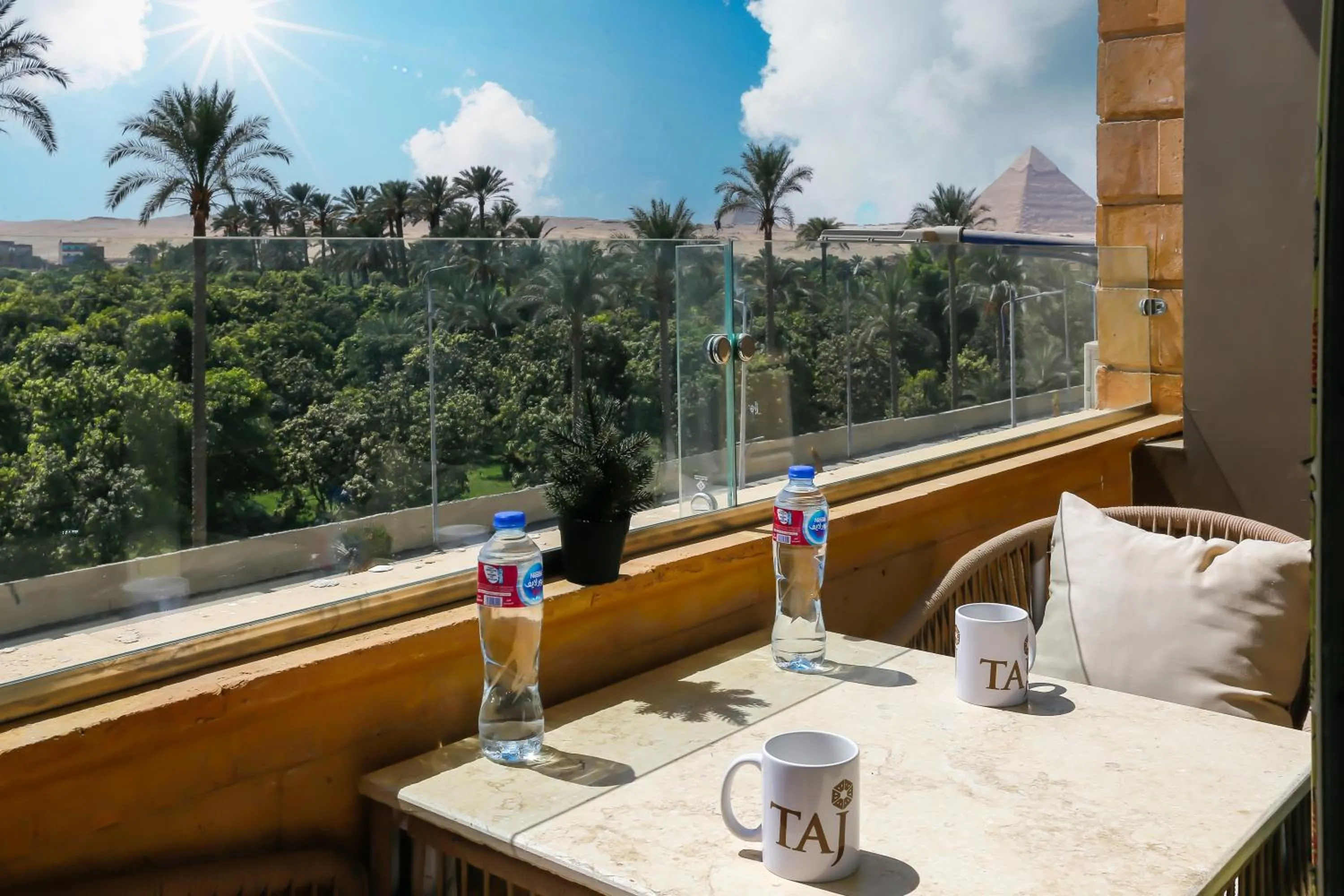 Day in Taj Pyramids inn - Pyramids View Rooftop