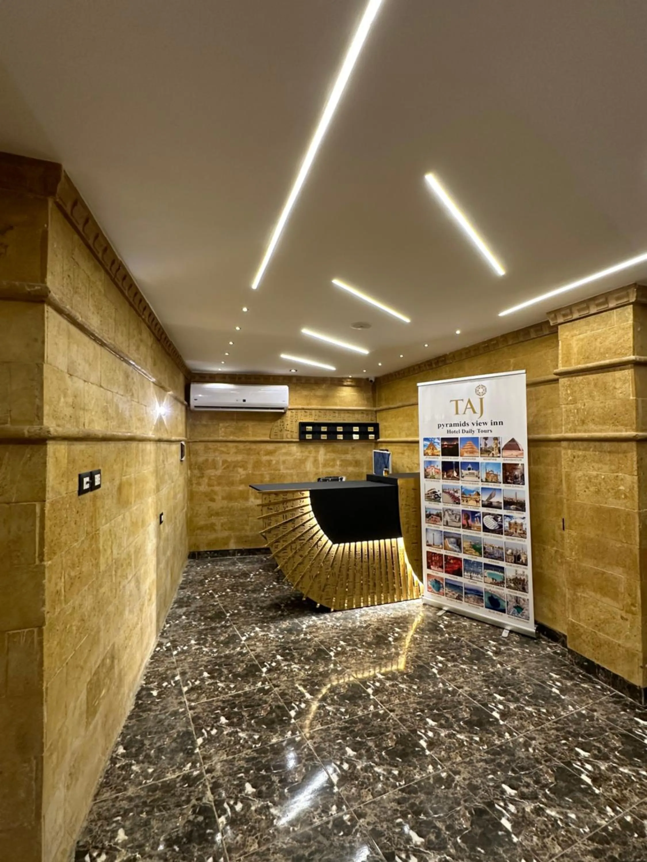 Lobby or reception in Taj Pyramids inn - Pyramids View Rooftop