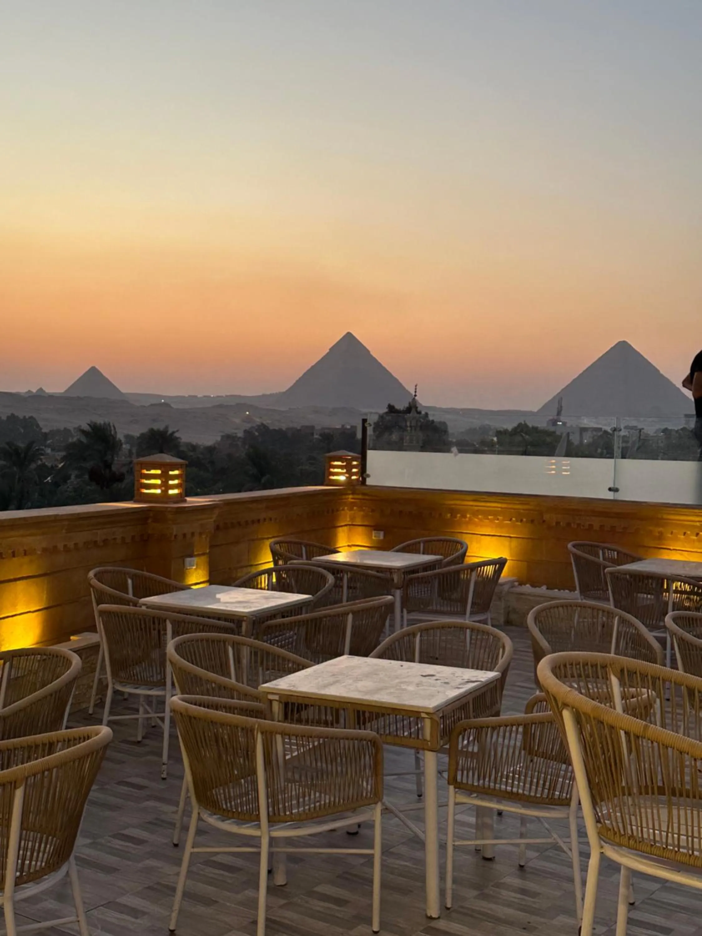Day in Taj Pyramids inn - Pyramids View Rooftop