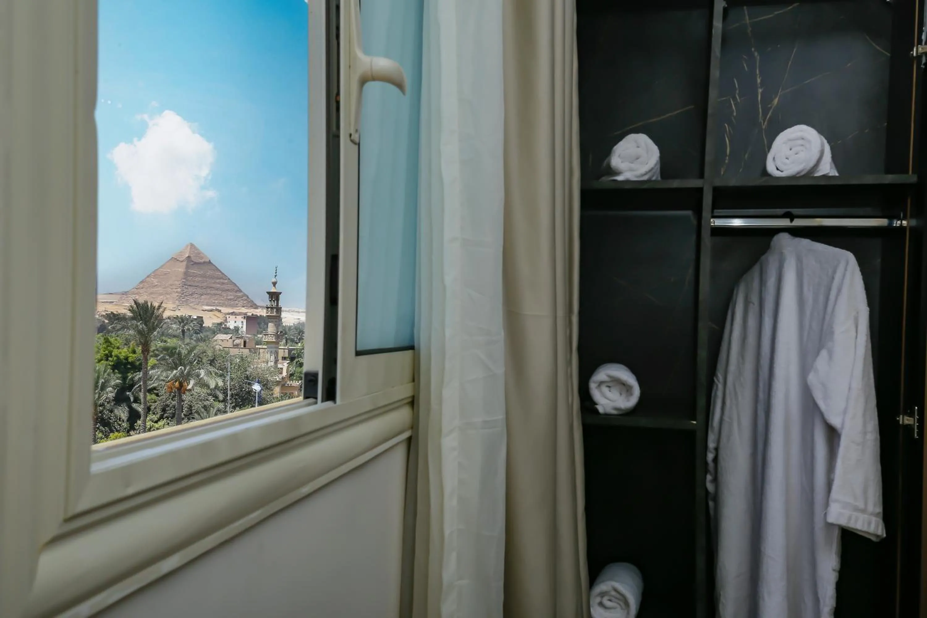 Landmark view in Taj Pyramids inn - Pyramids View Rooftop
