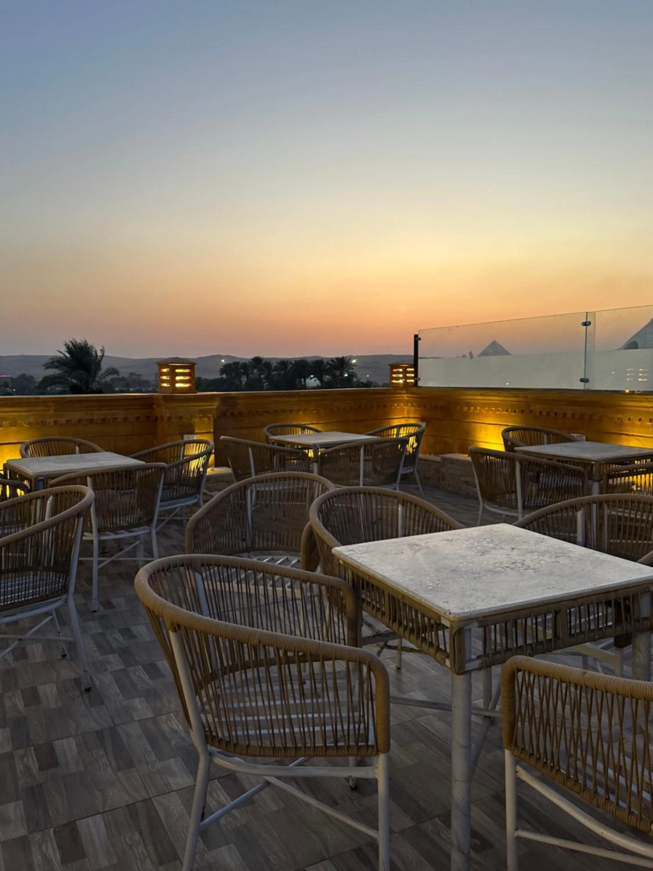 Day in Taj Pyramids inn - Pyramids View Rooftop