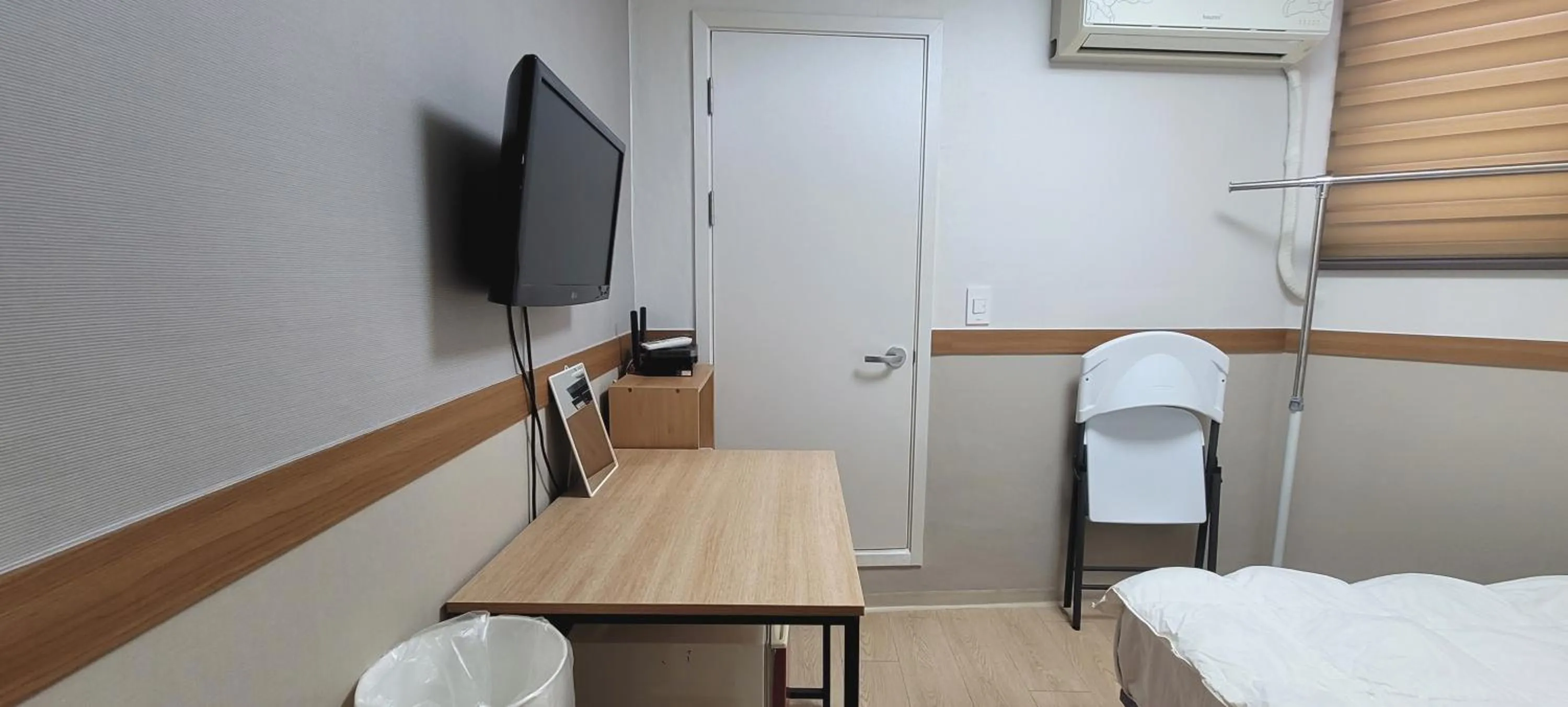 Sweet House Seoul, Line 2 & 5 - Direct to Hongdae Gangnam