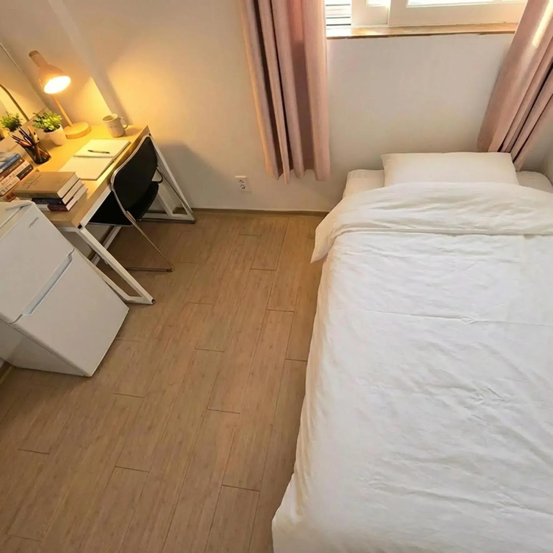 Sweet House Seoul, Line 2 & 5 - Direct to Hongdae Gangnam Sweet House Seoul, Line 2 & 5 - Direct to Hongdae Gangnam