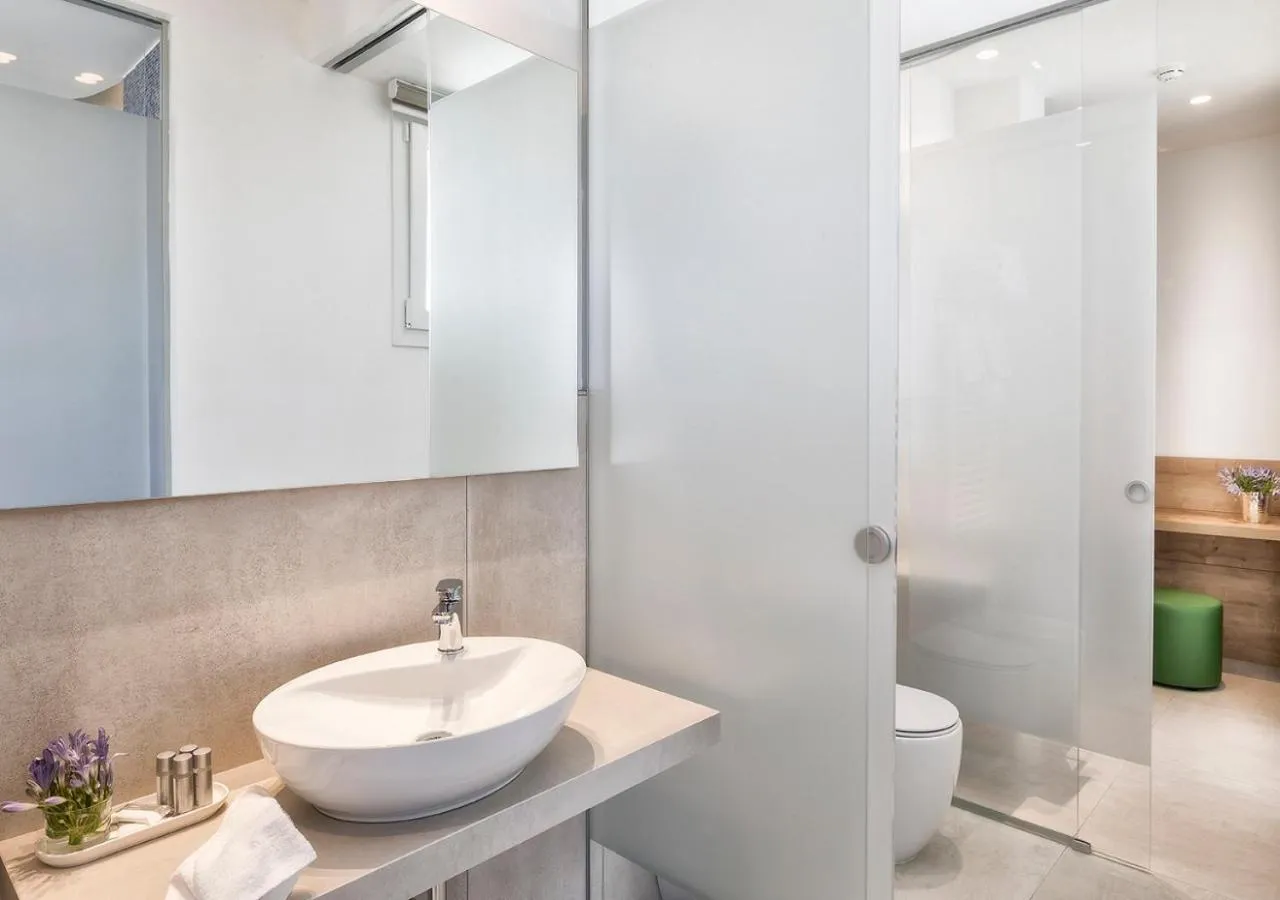 Bathroom in Hotel Meeting