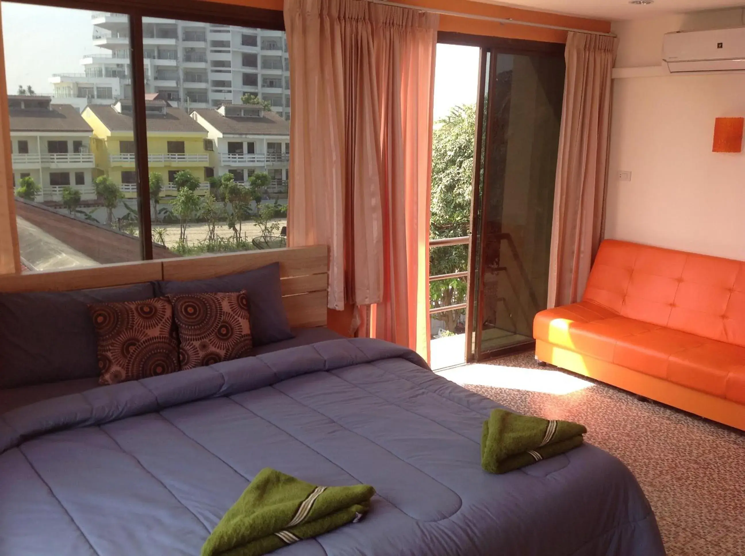 Deluxe Double Room with Balcony and Sea View in Sea Breeze Guest House Deluxe Double Room with Balcony and Sea View in Sea Breeze Guest House