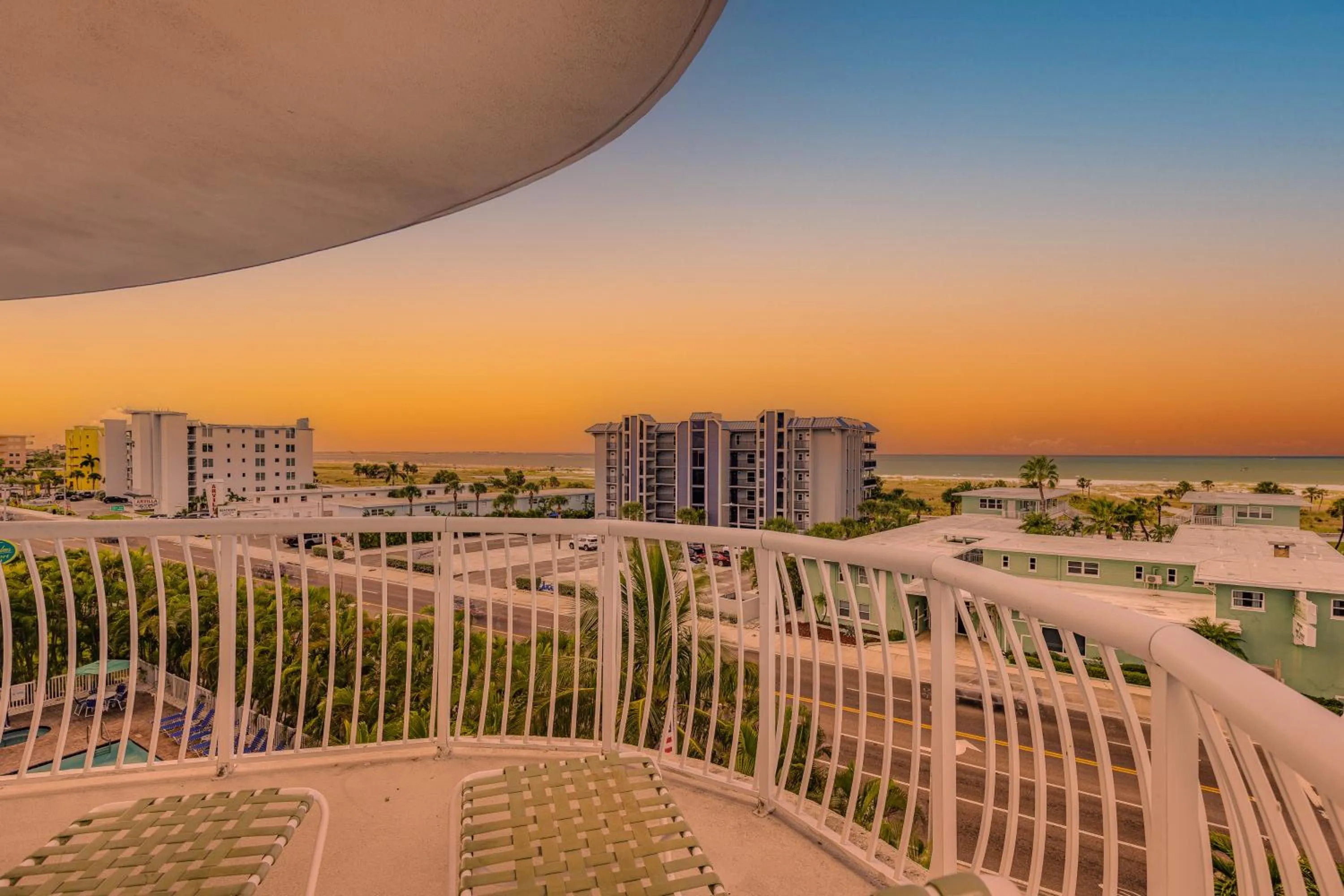 Beachfront Condo Gulf Views Walk to Sand
