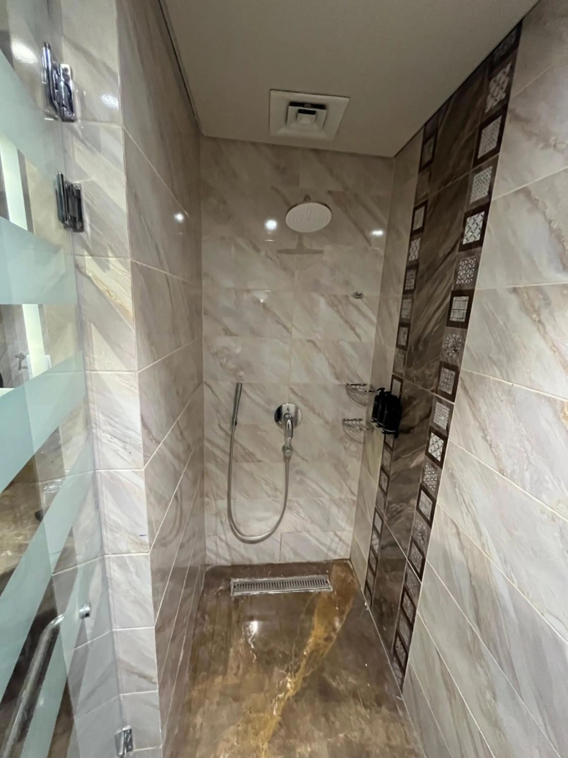 Shower in Tolip Resort El Galala Heights
