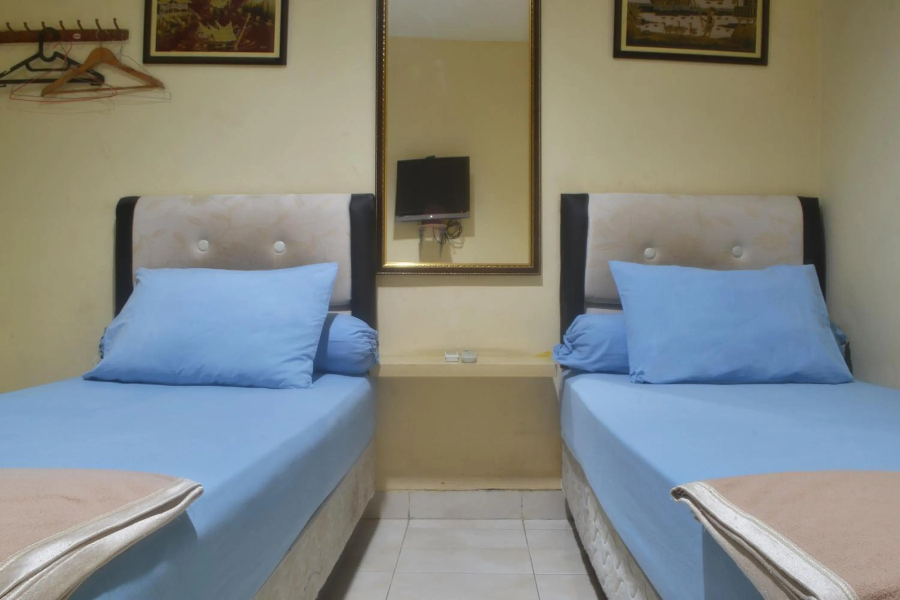 Bed in Pondok Seruni Kemanggisan Jakarta