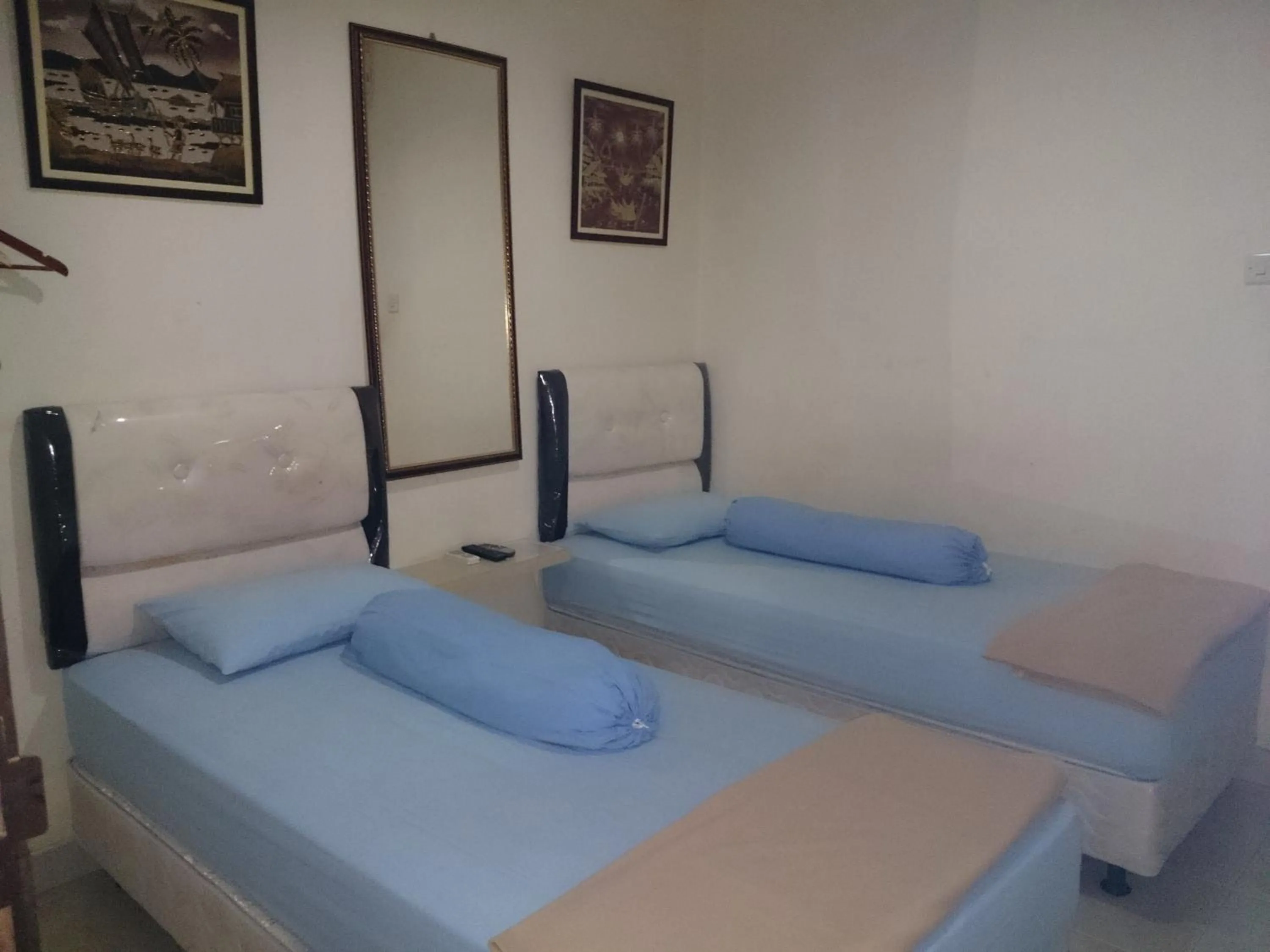 Bed in Pondok Seruni Kemanggisan Jakarta