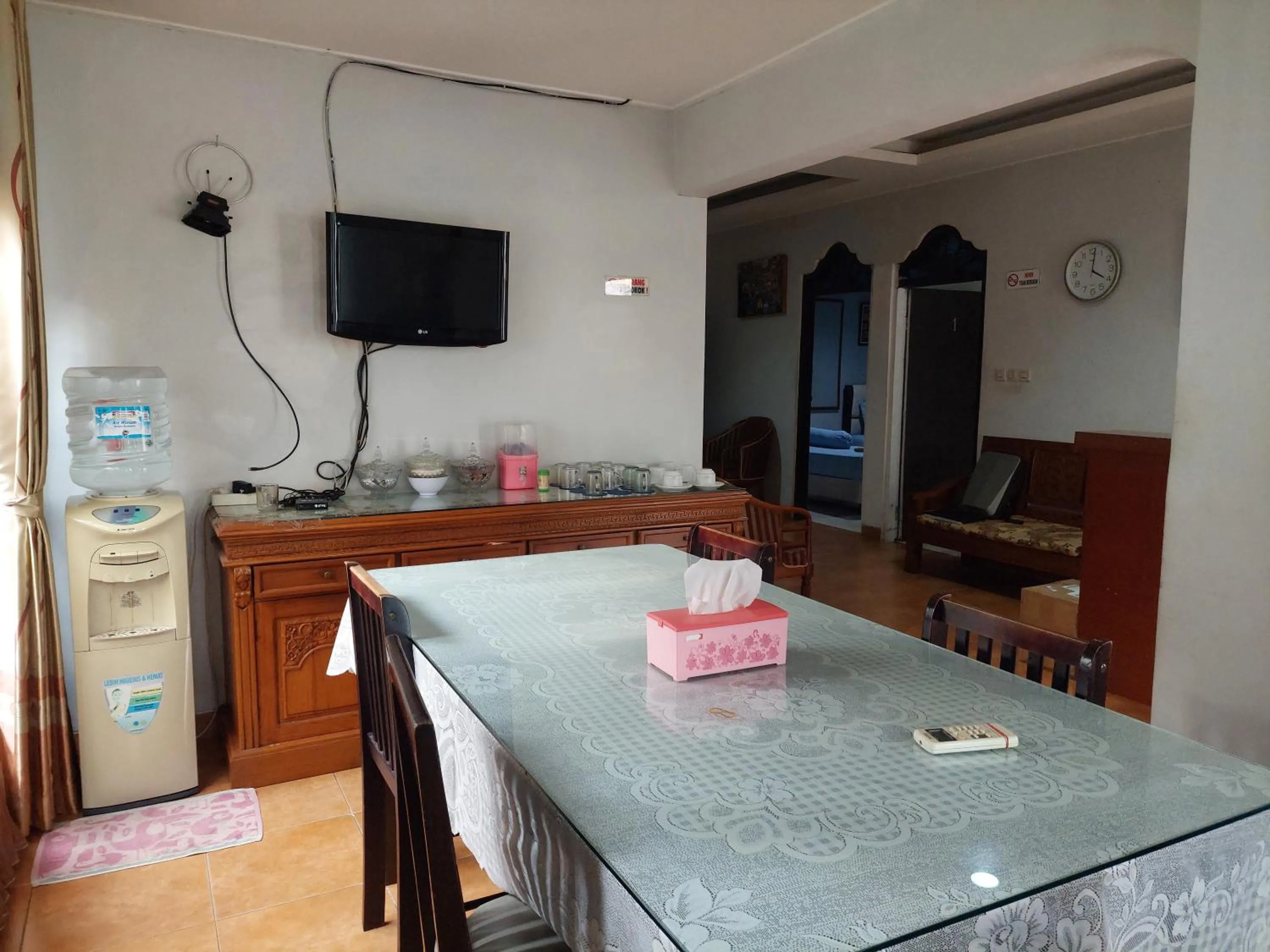 Dining area in Pondok Seruni Kemanggisan Jakarta