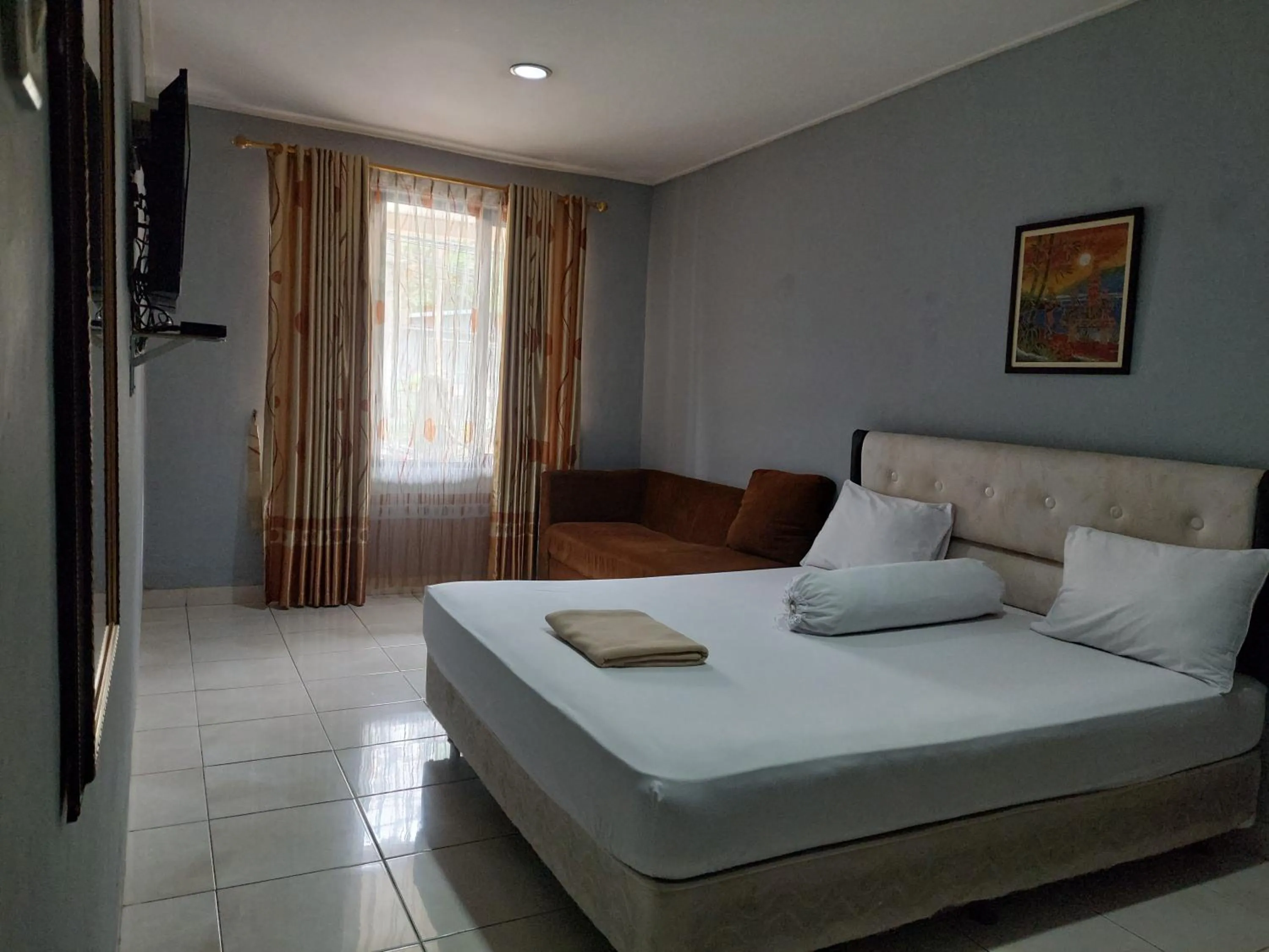 Bed in Pondok Seruni Kemanggisan Jakarta