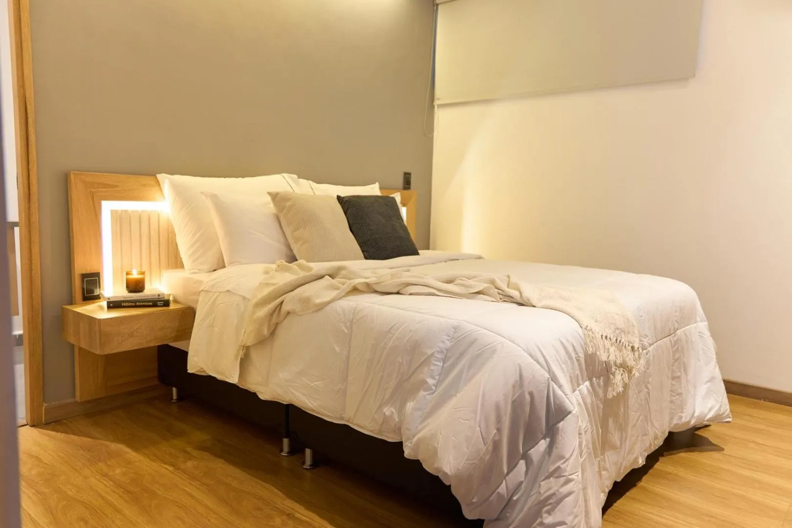 Floor plan, Bed in Comfortable Stadio Suite Rosa Negra