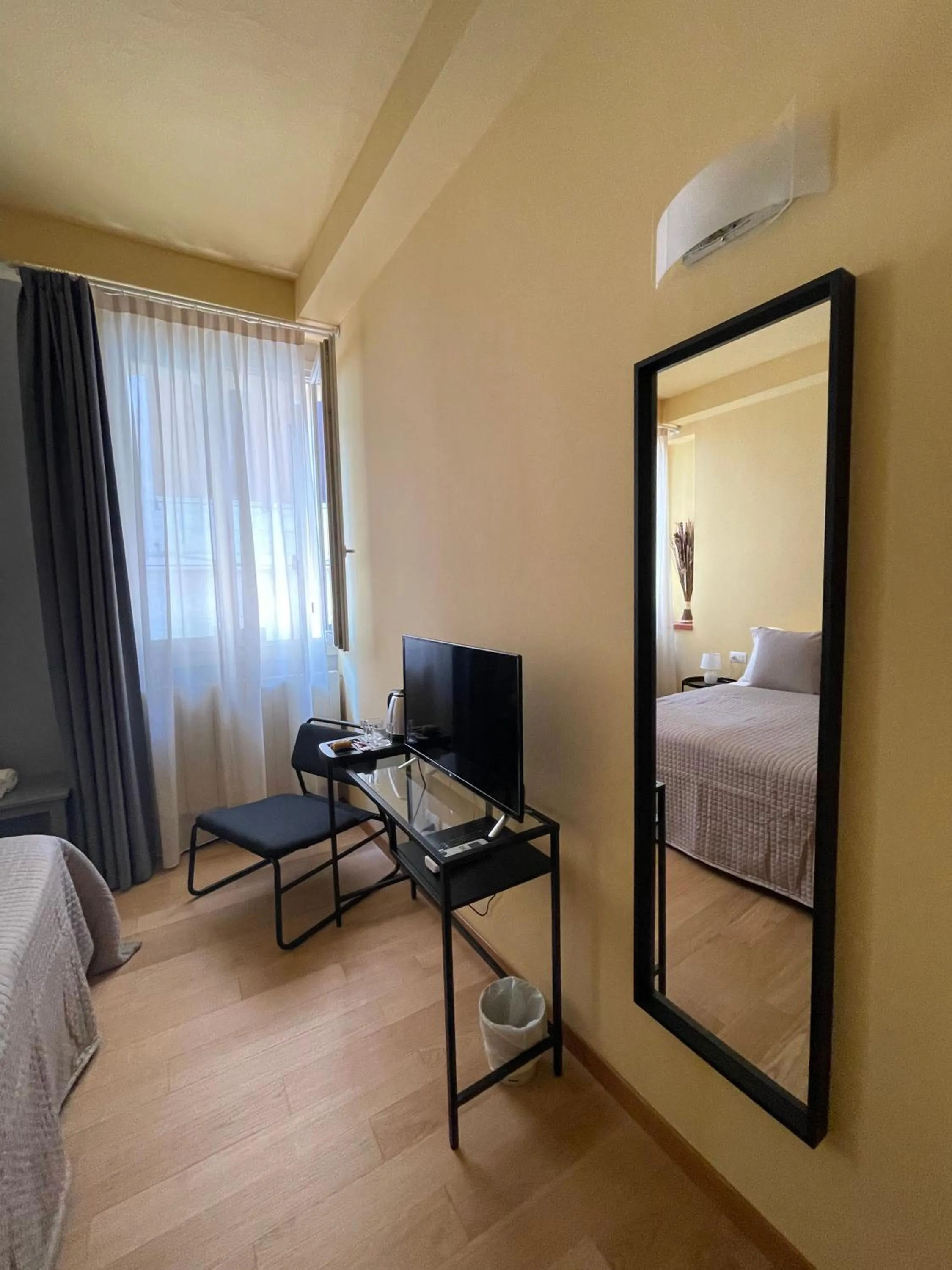 TV and multimedia, Bed in Apartment Hotel Marchesini