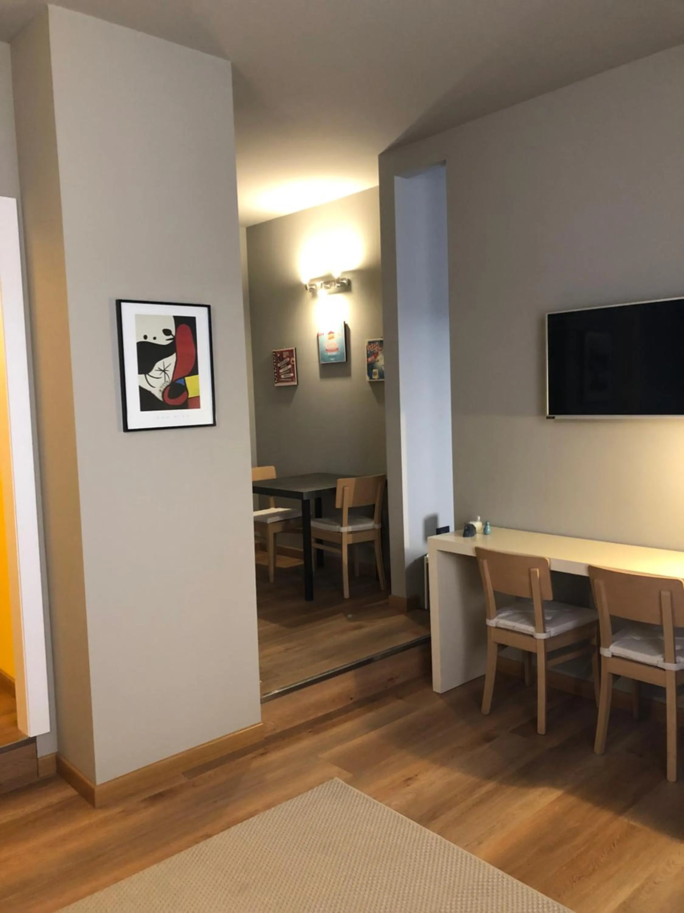 TV and multimedia in Apartment Hotel Marchesini