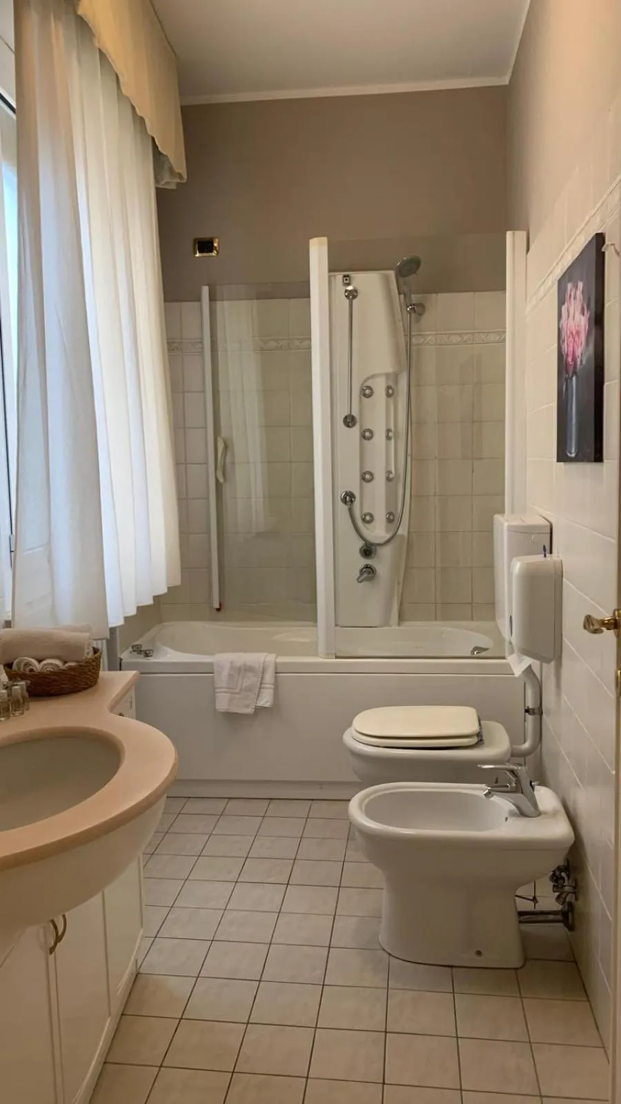 Bathroom in Apartment Hotel Marchesini