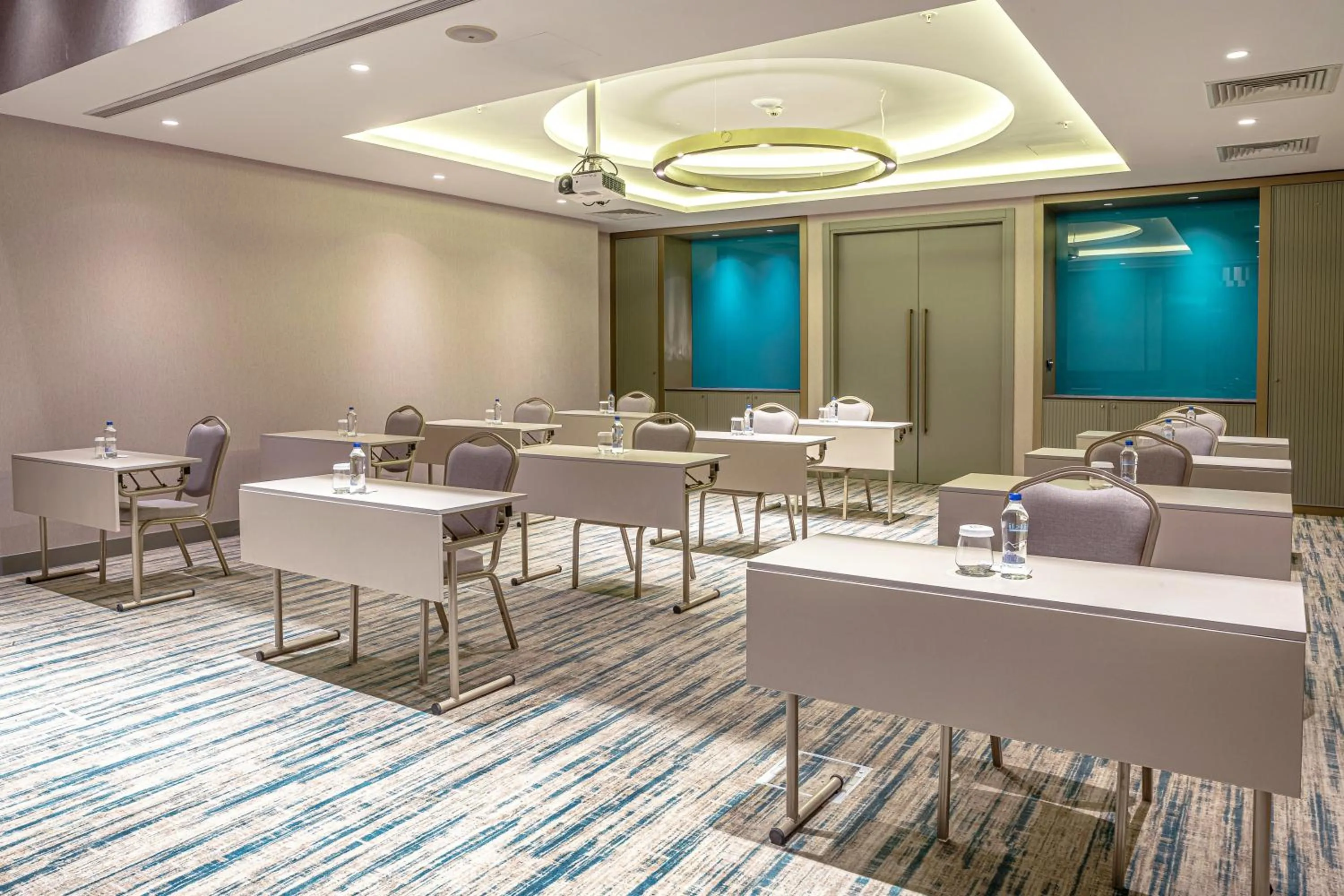 Business facilities in Park Dedeman Eskişehir