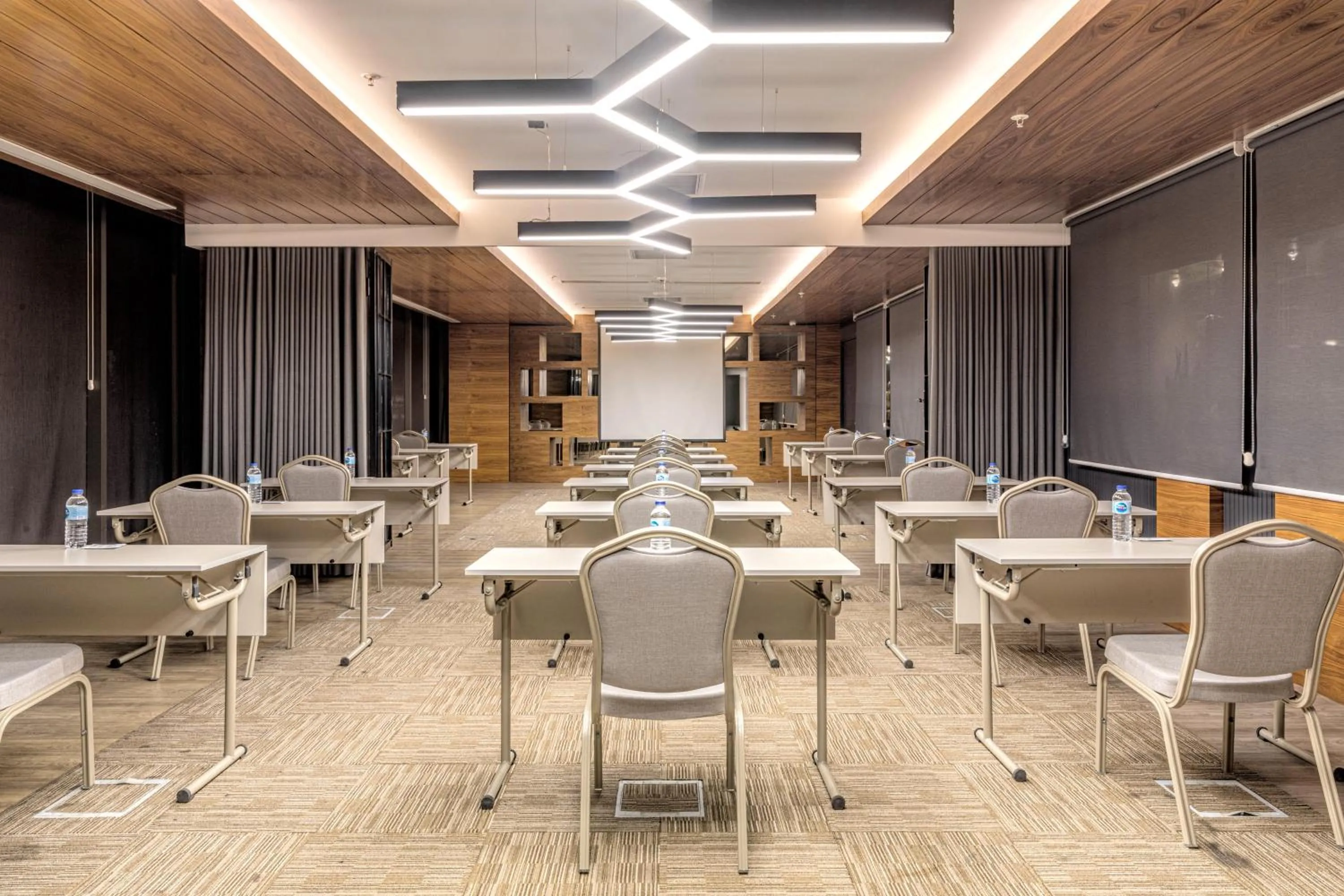 Business facilities in Park Dedeman Eskişehir