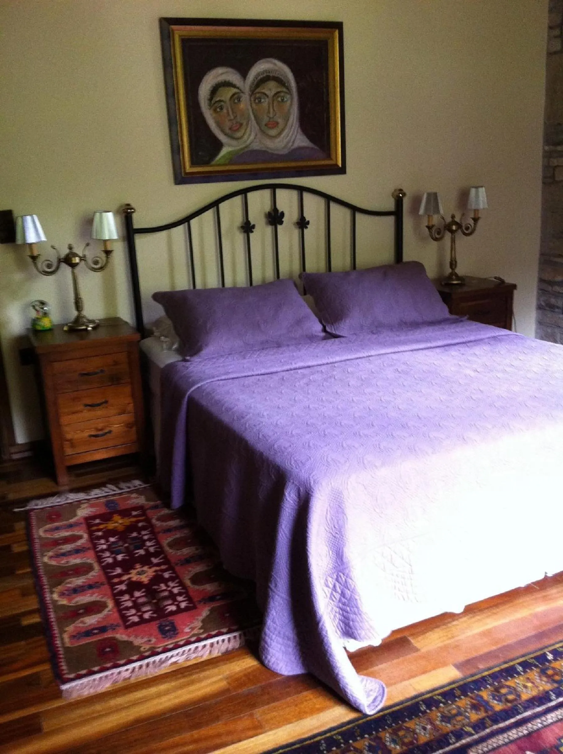 Deluxe King Room in Kamarca House Hotel