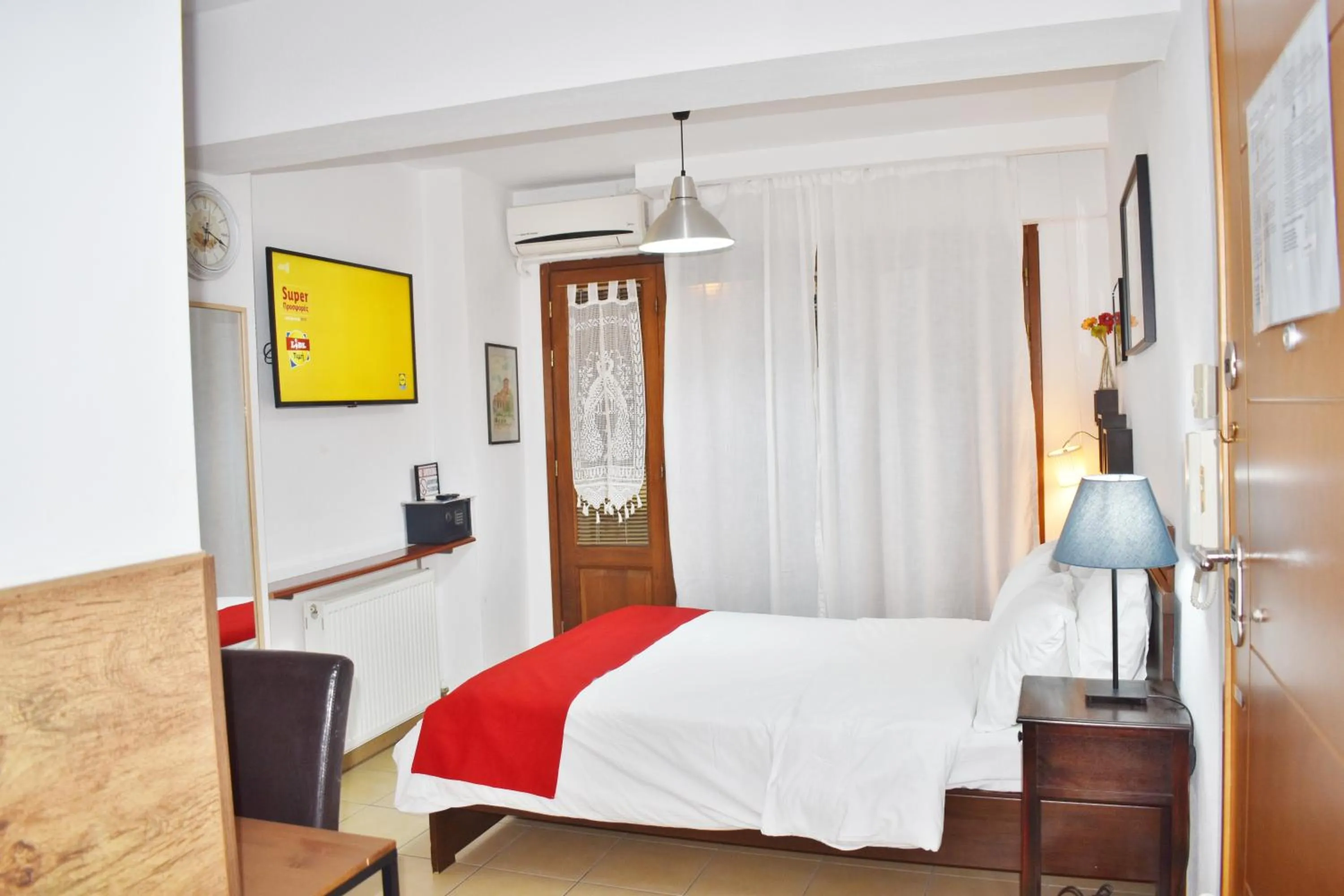 Bedroom, Bed in Kripis Studio Thessaloniki