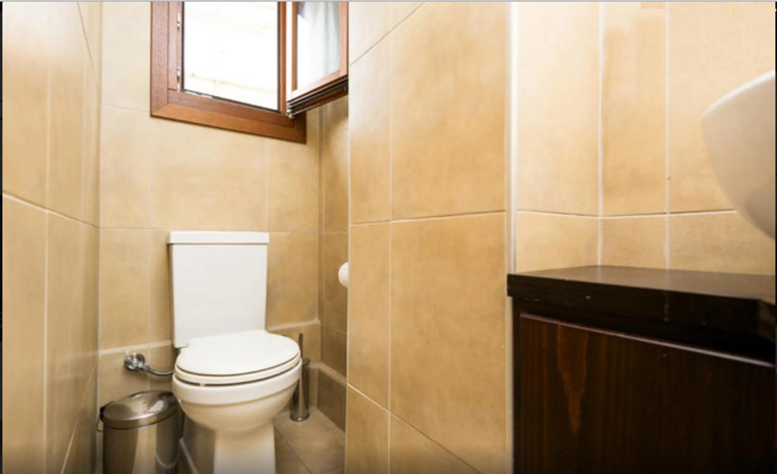 Bathroom in Kripis Studio Thessaloniki