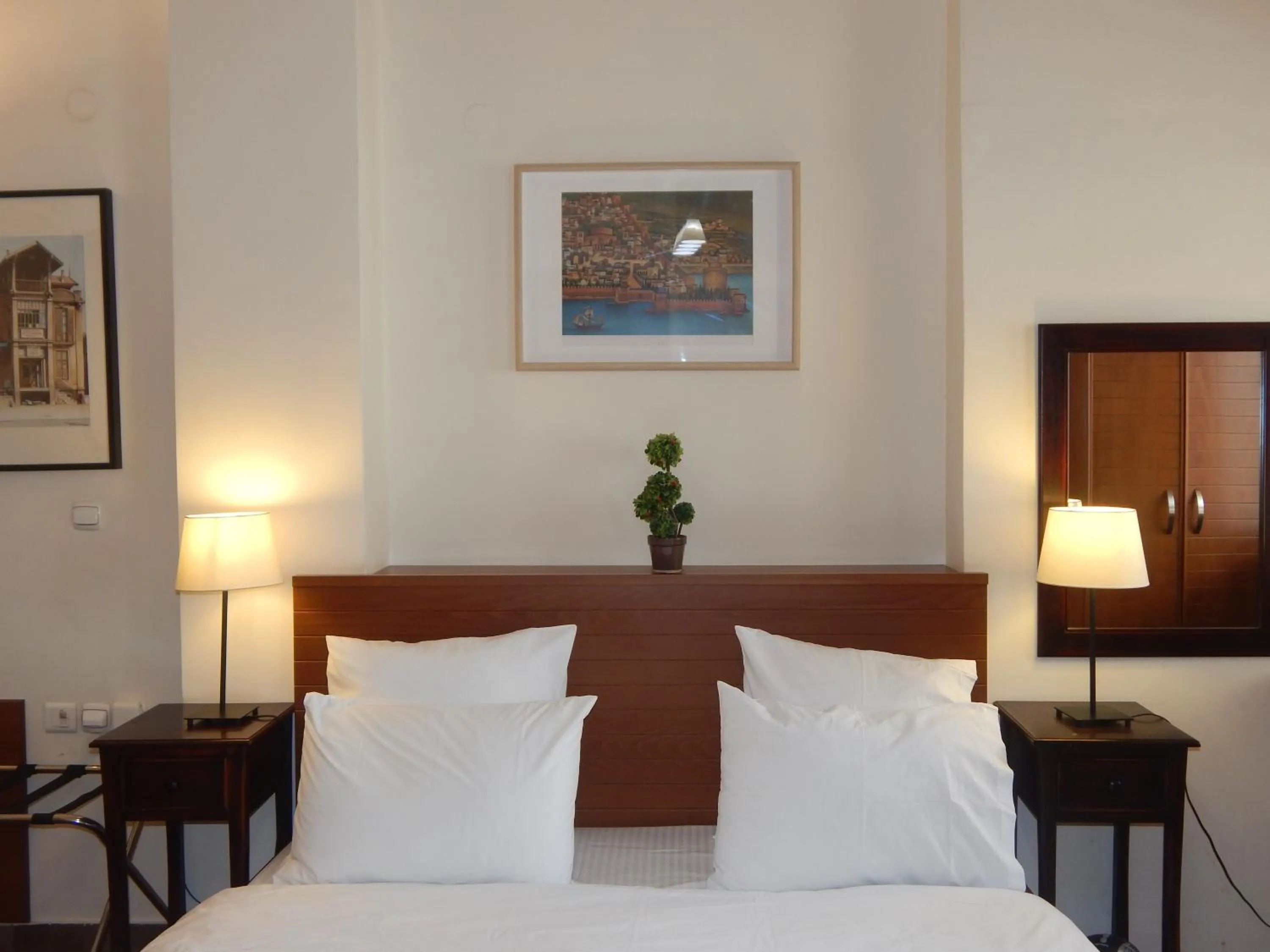 Bed in Kripis Studio Thessaloniki