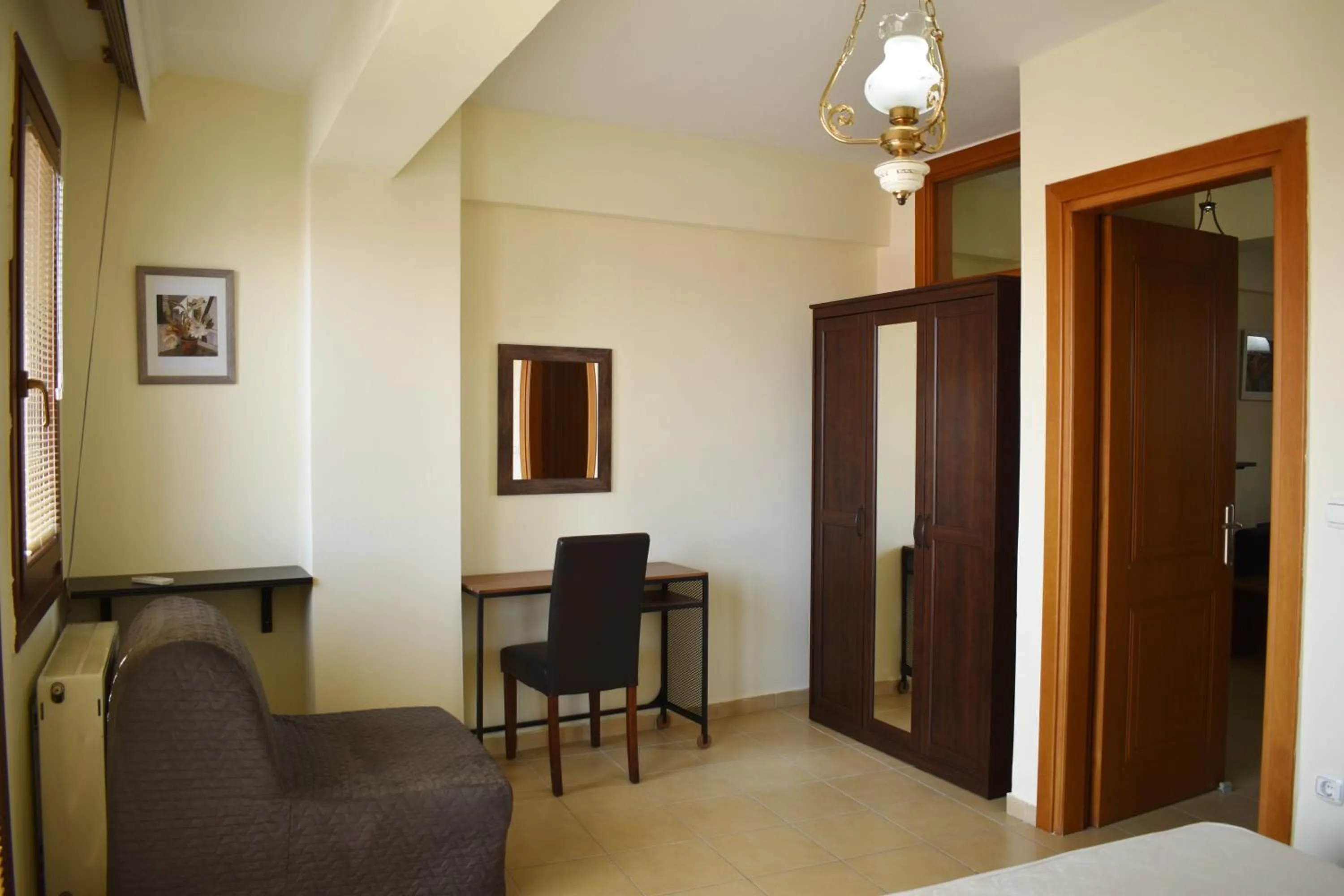 Photo of the whole room in Kripis Studio Thessaloniki