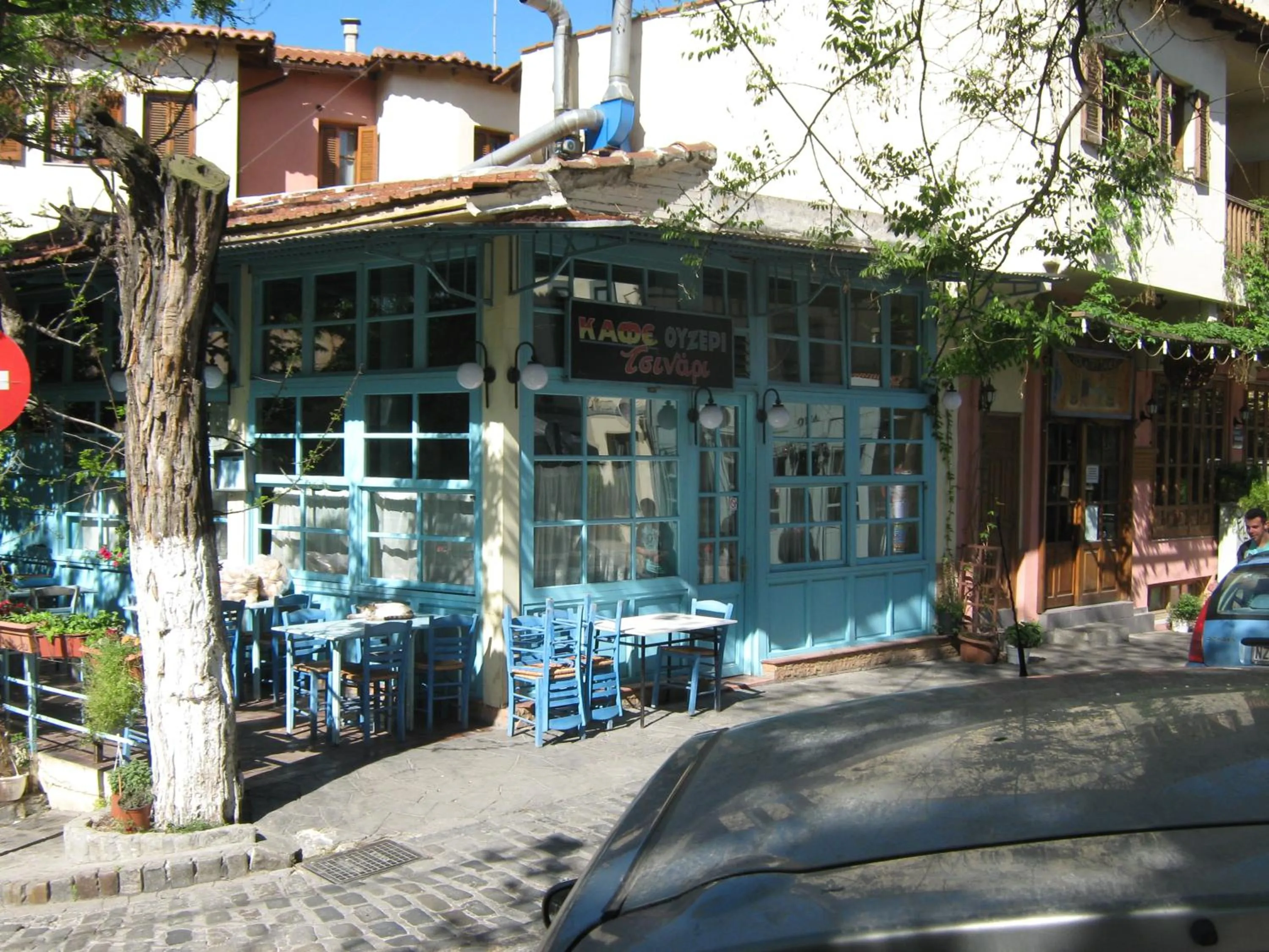 Restaurant/places to eat in Kripis Studio Thessaloniki