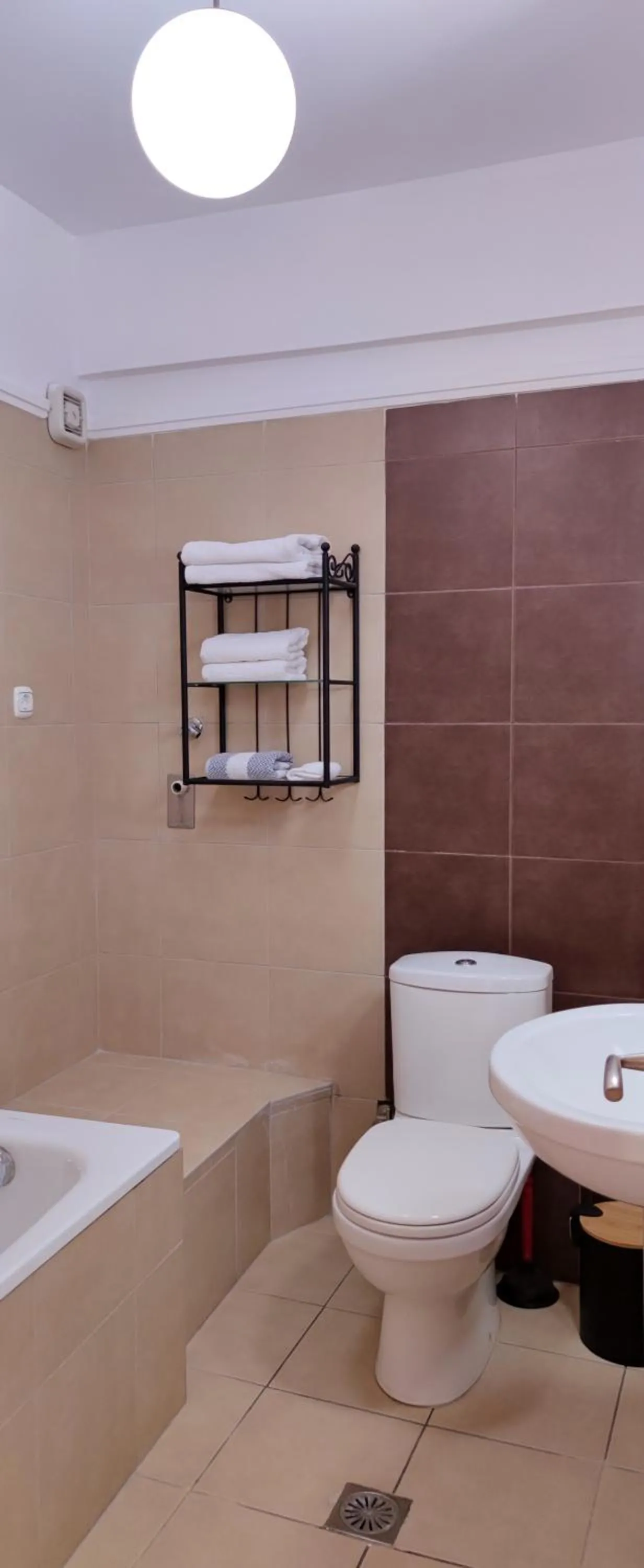 Toilet in Kripis Studio Thessaloniki