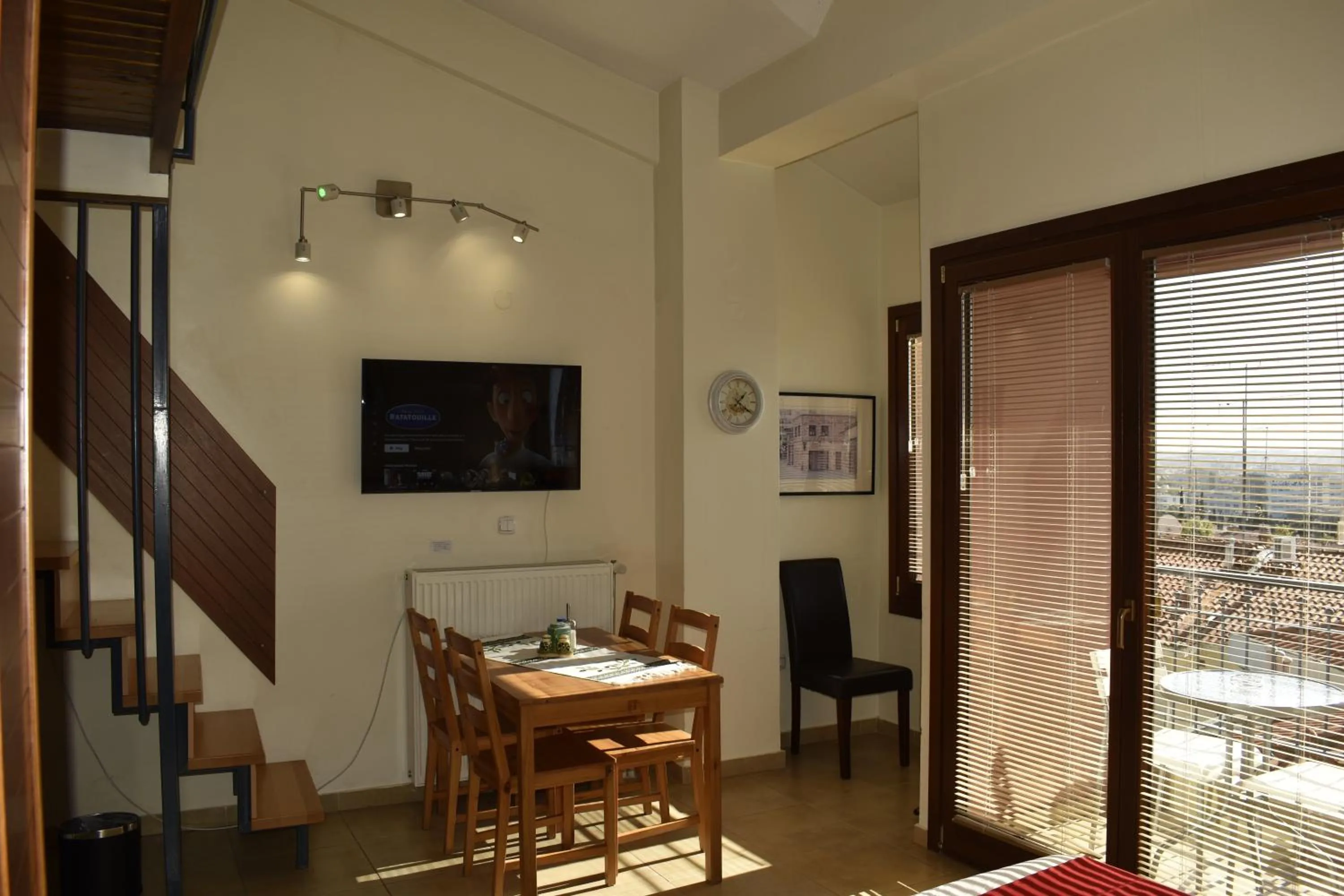 Dining area in Kripis Studio Thessaloniki
