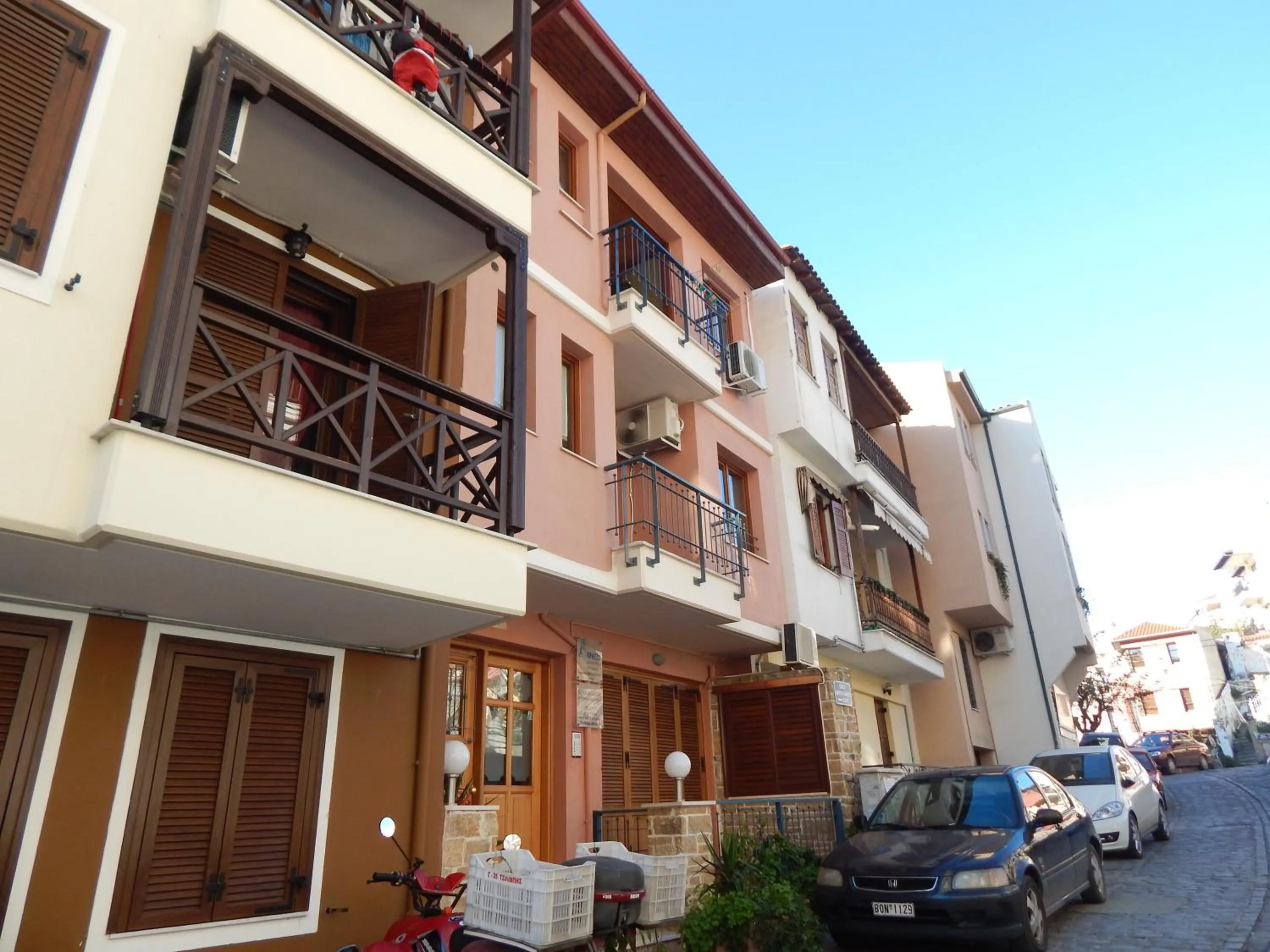 Facade/entrance in Kripis Studio Thessaloniki