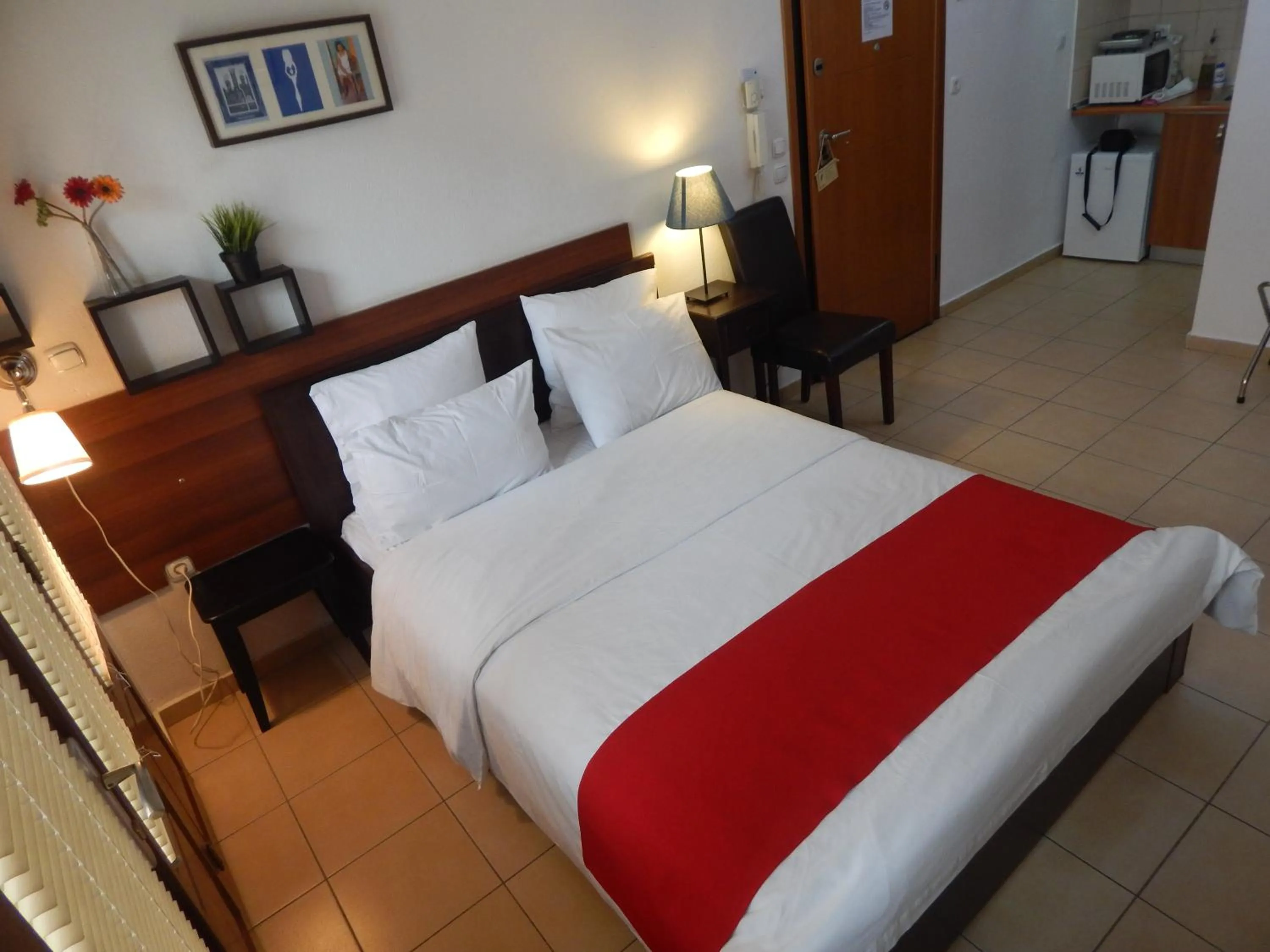 Photo of the whole room, Bed in Kripis Studio Thessaloniki