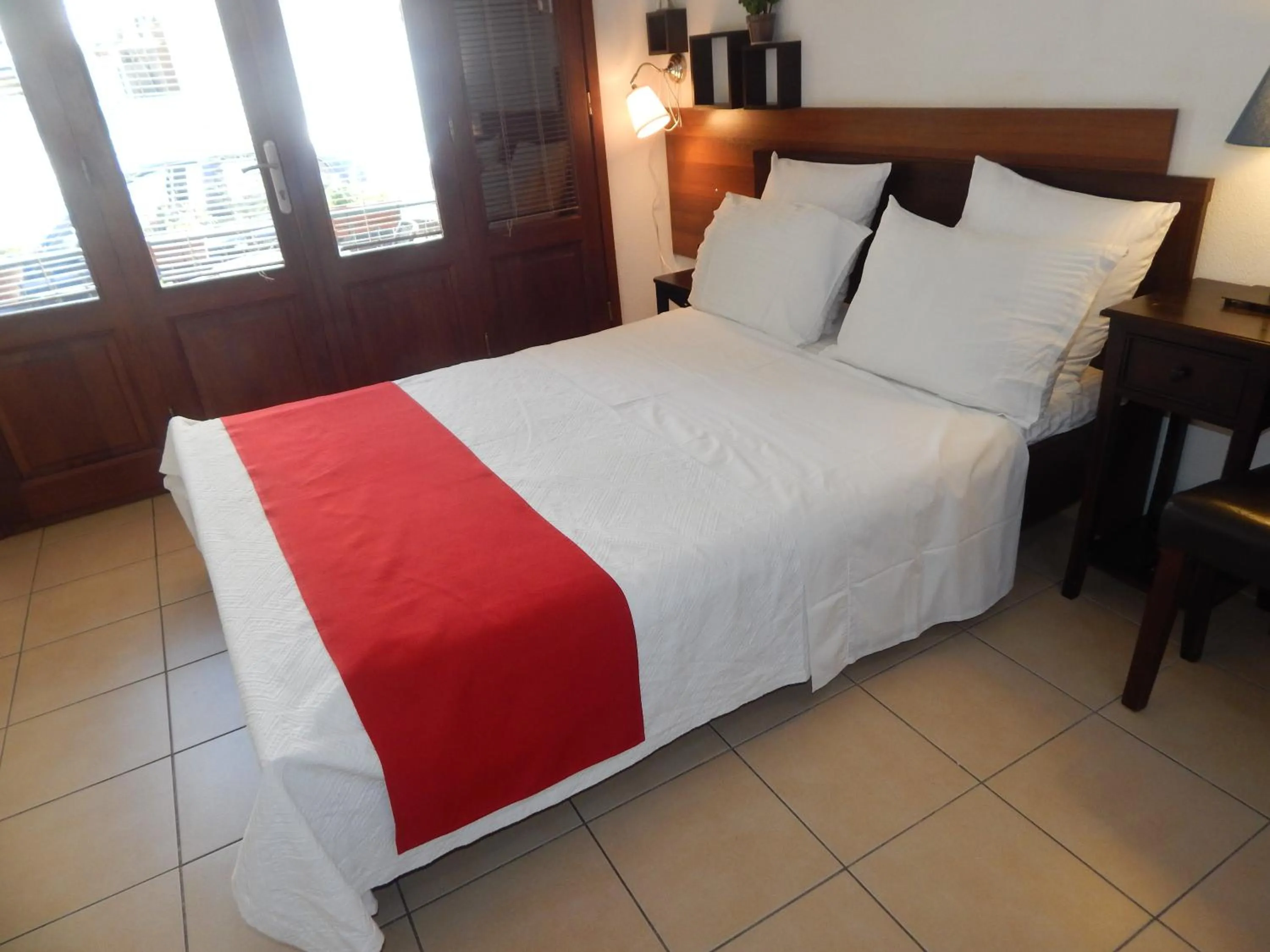 Photo of the whole room, Bed in Kripis Studio Thessaloniki