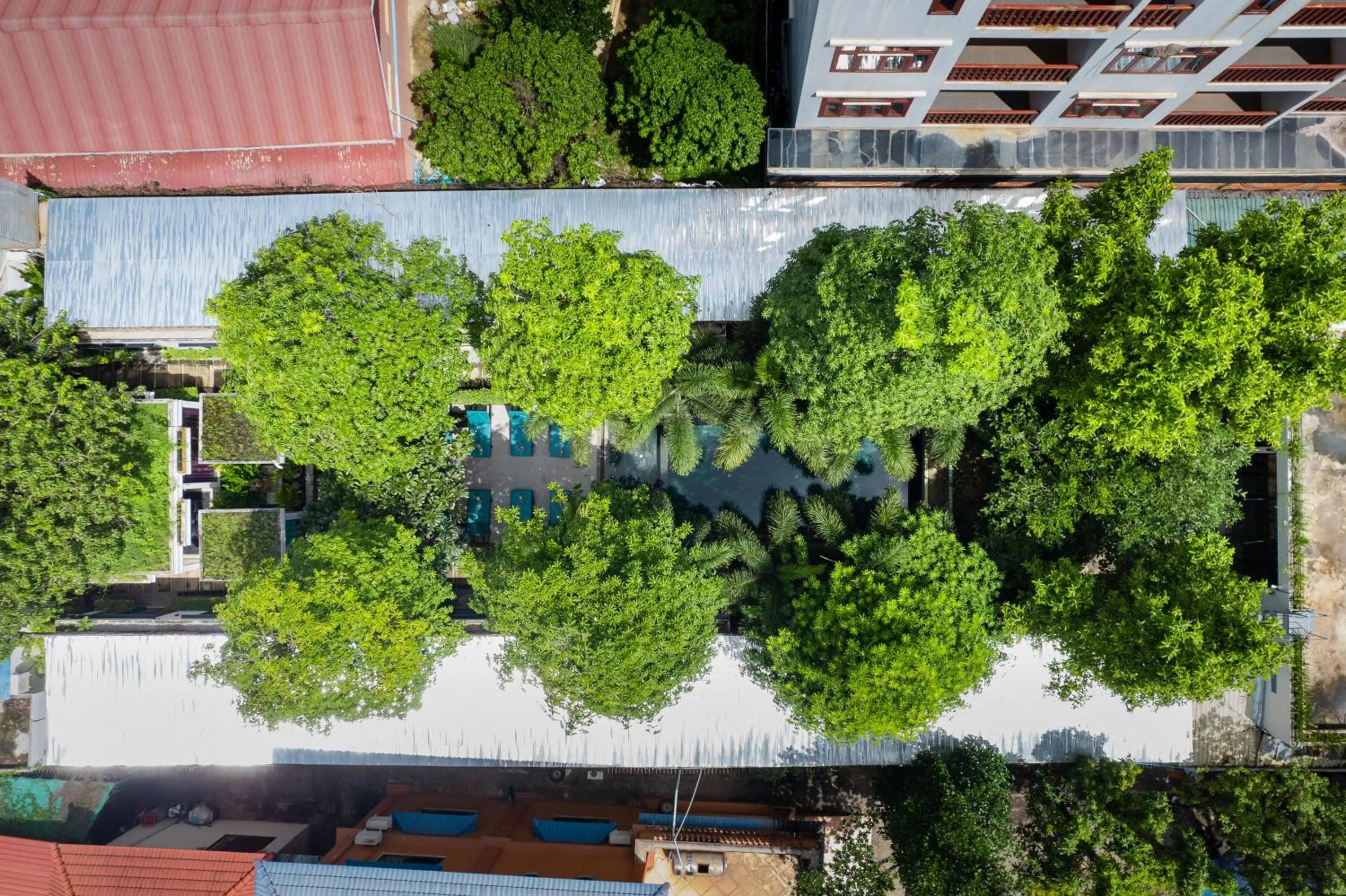 Day in Tunnel Urban Retreat