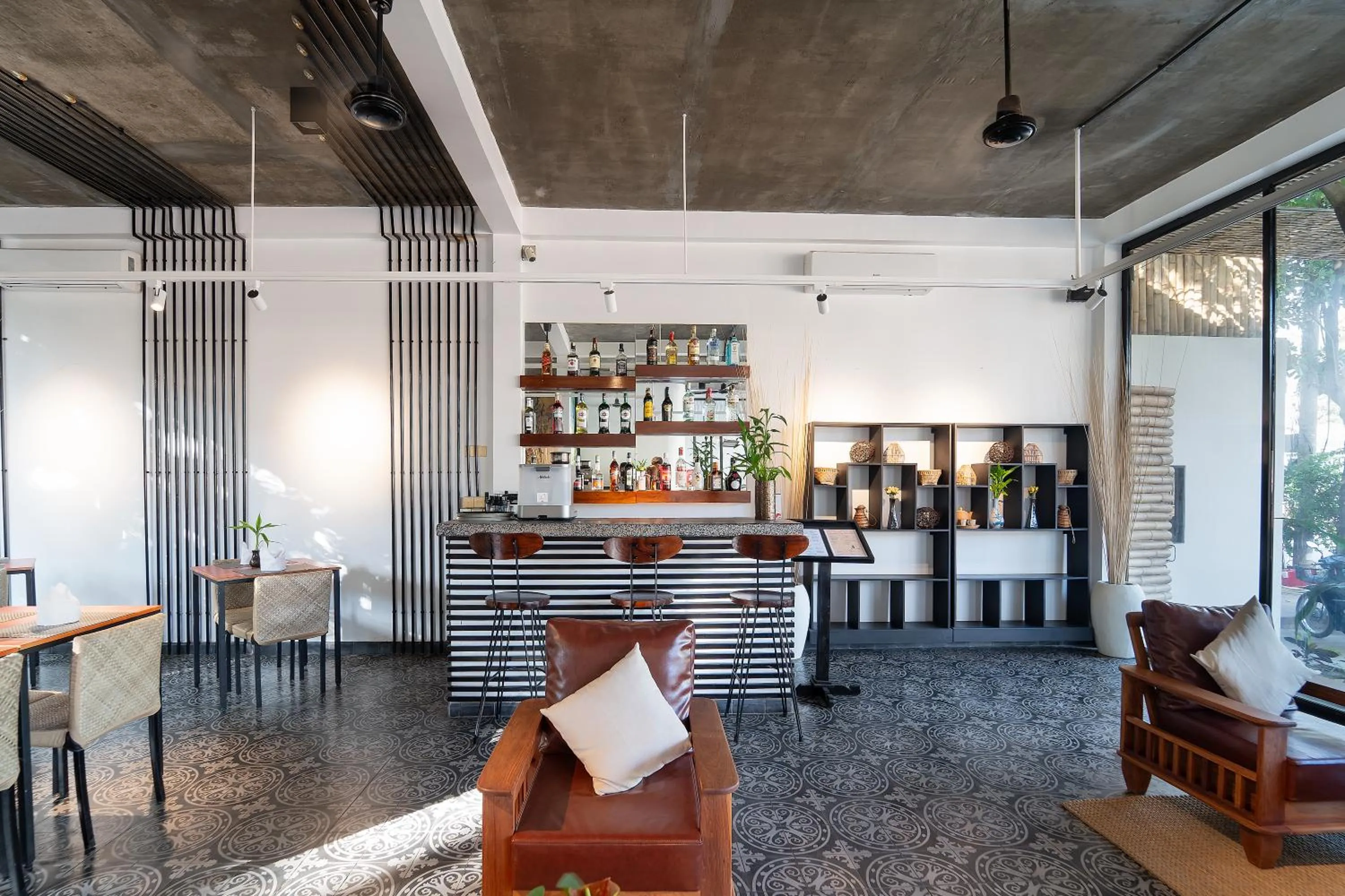 Restaurant/places to eat in Tunnel Urban Retreat