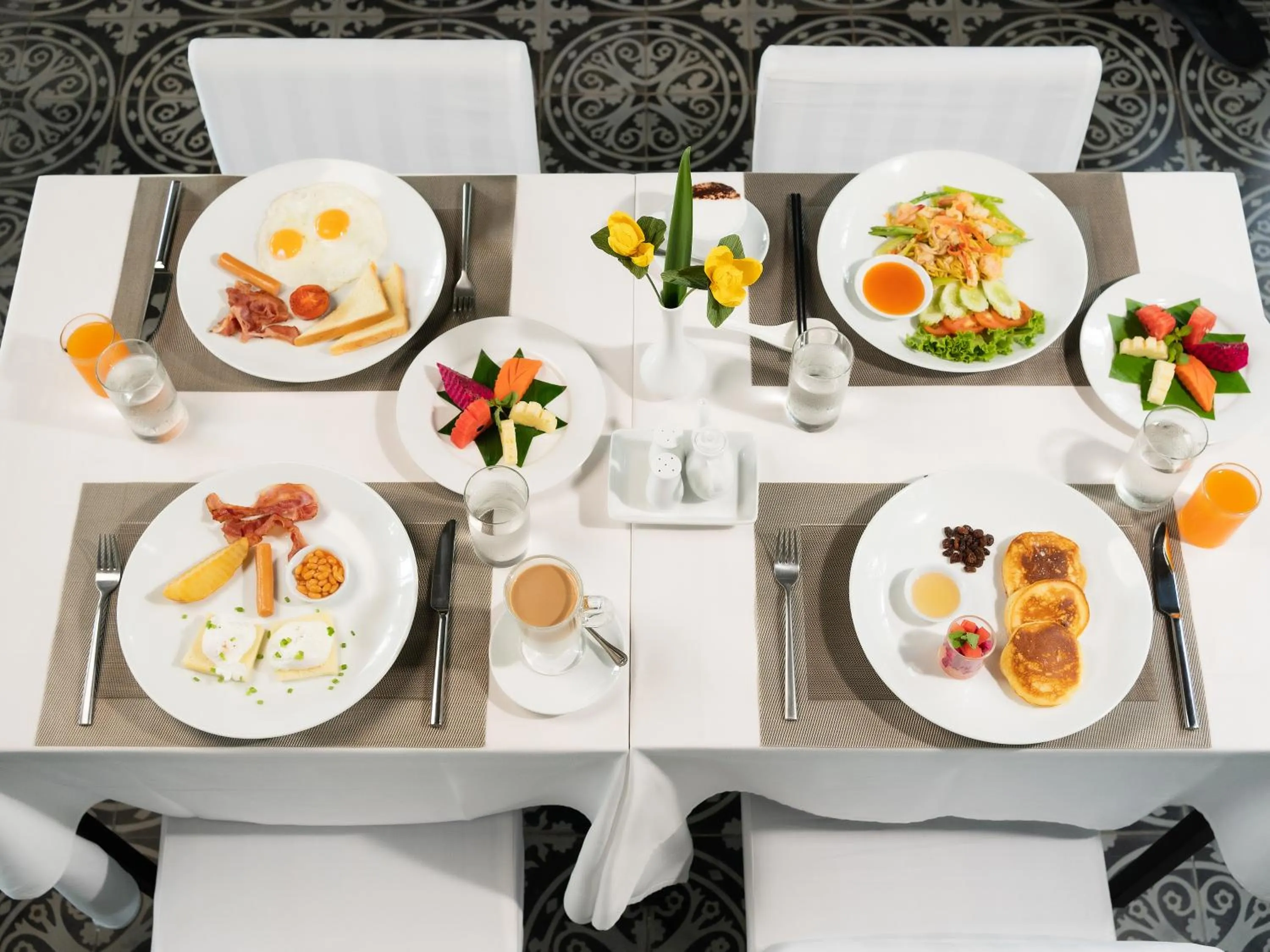 Restaurant/places to eat in Tunnel Urban Retreat