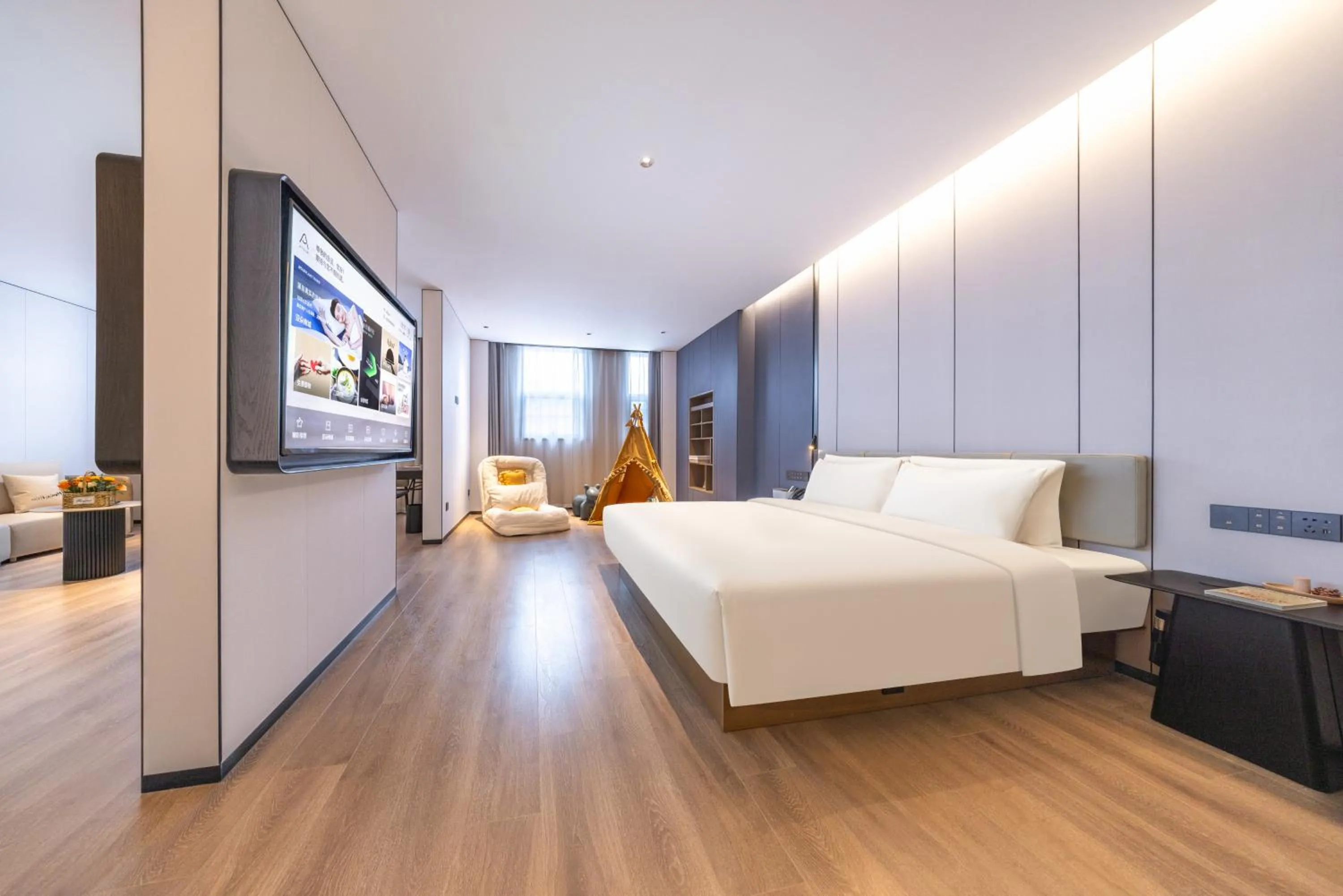 Photo of the whole room, Bed in Atour Hotel Xuzhou Yunlong Lake Zhushan Scenic Area