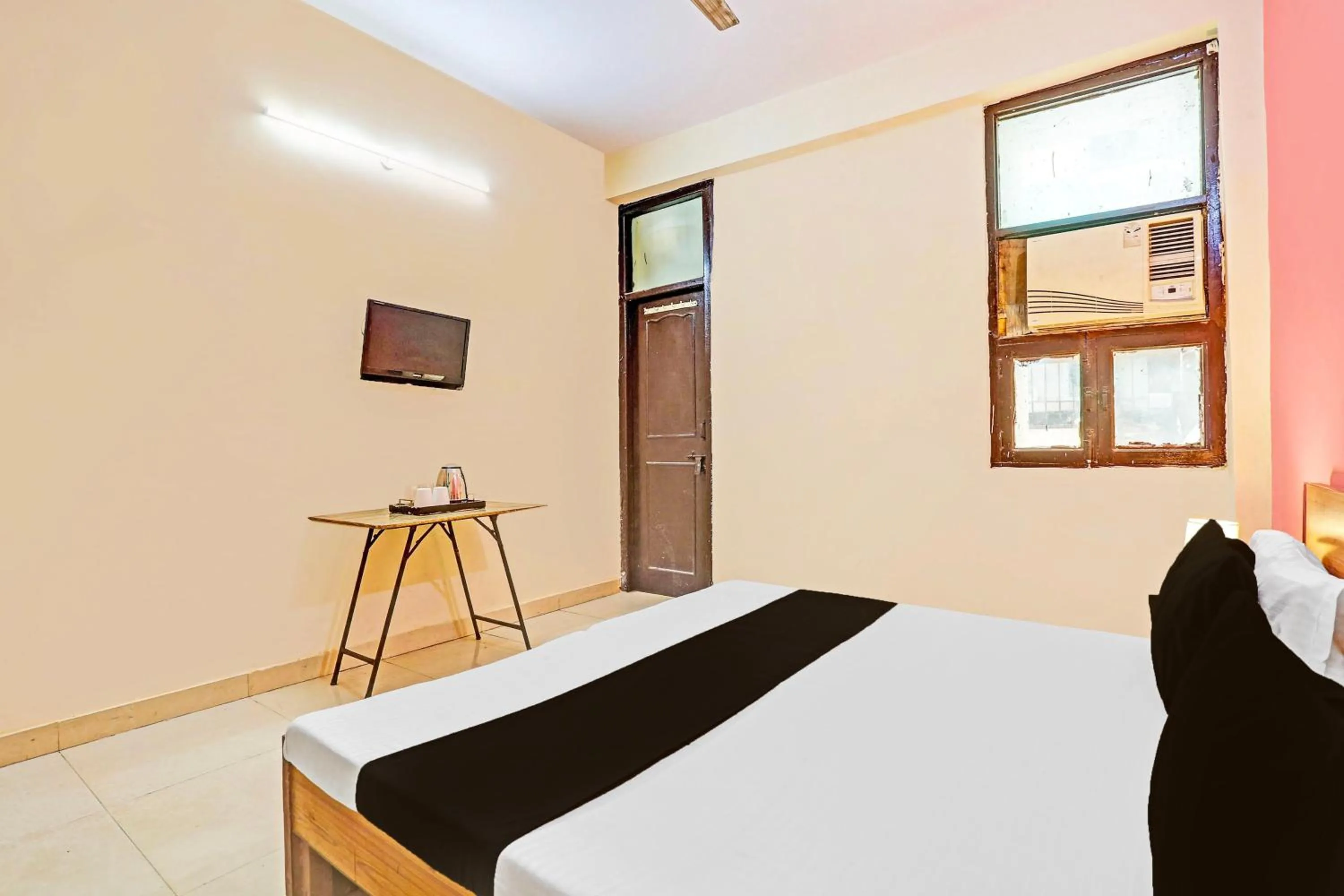 Facade/entrance, Bed in Super Hotel O Shubham Residency