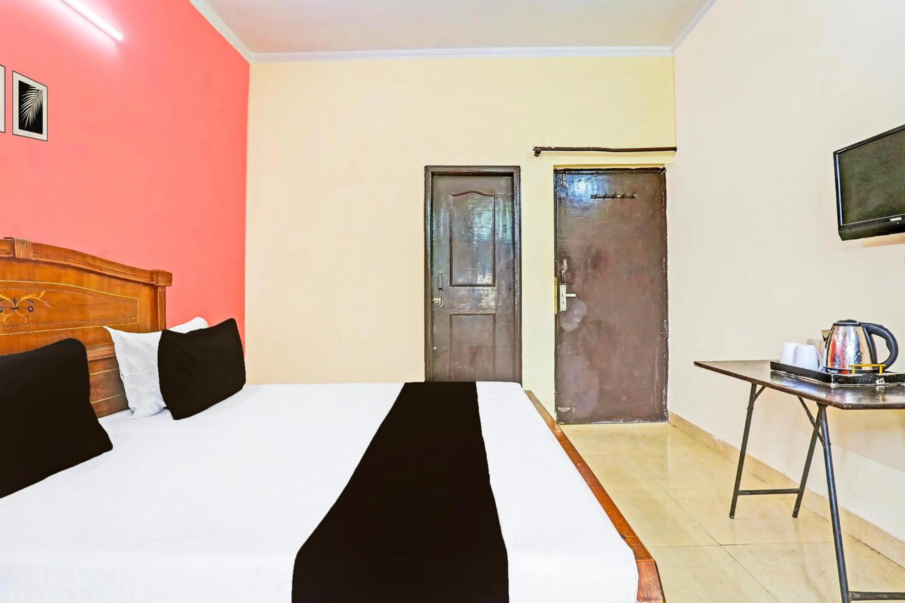 Bedroom, Bed in Super Hotel O Shubham Residency