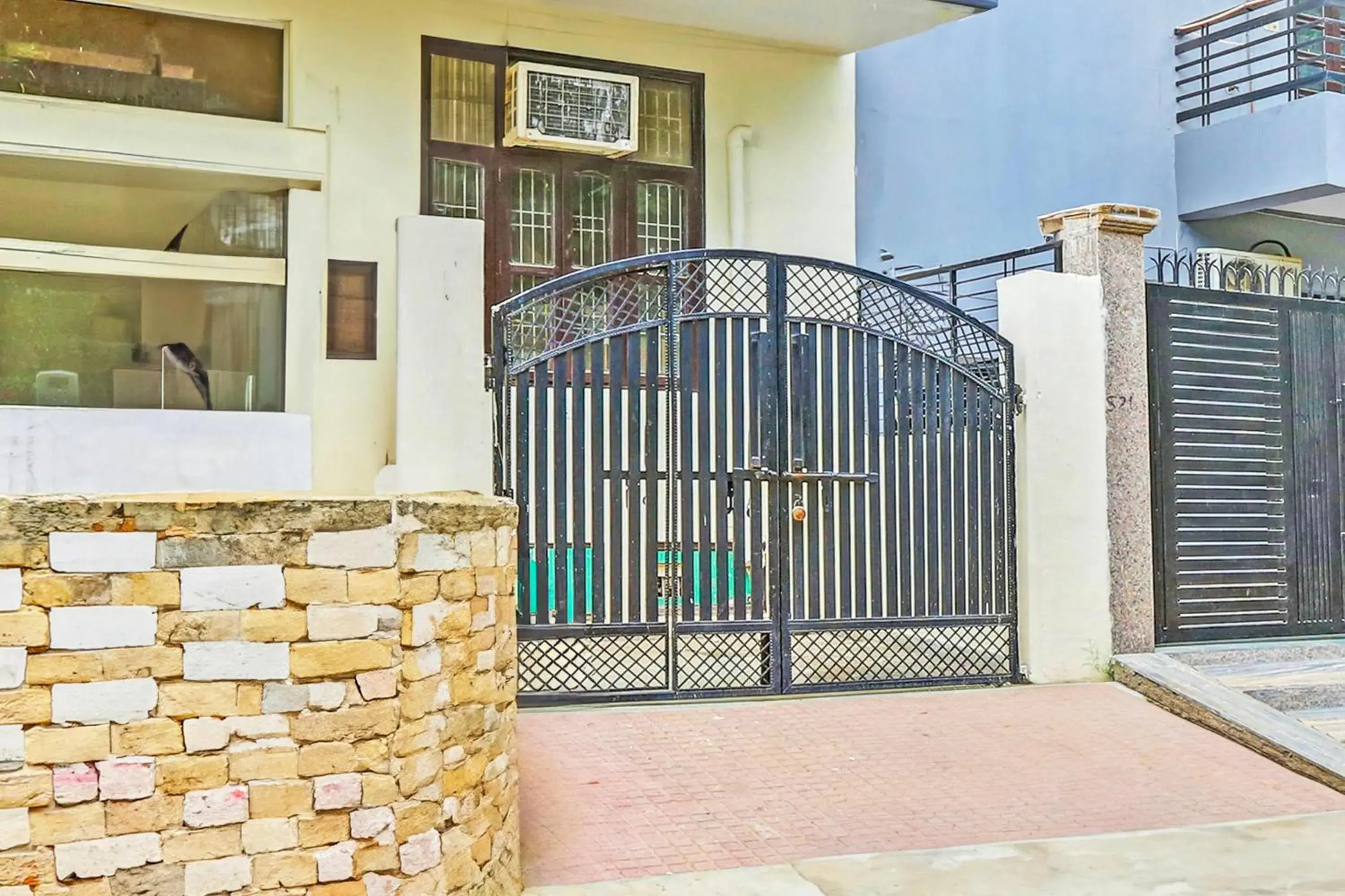 Facade/entrance in Hotel O Shubham Residency Facade/entrance in Hotel O Shubham Residency