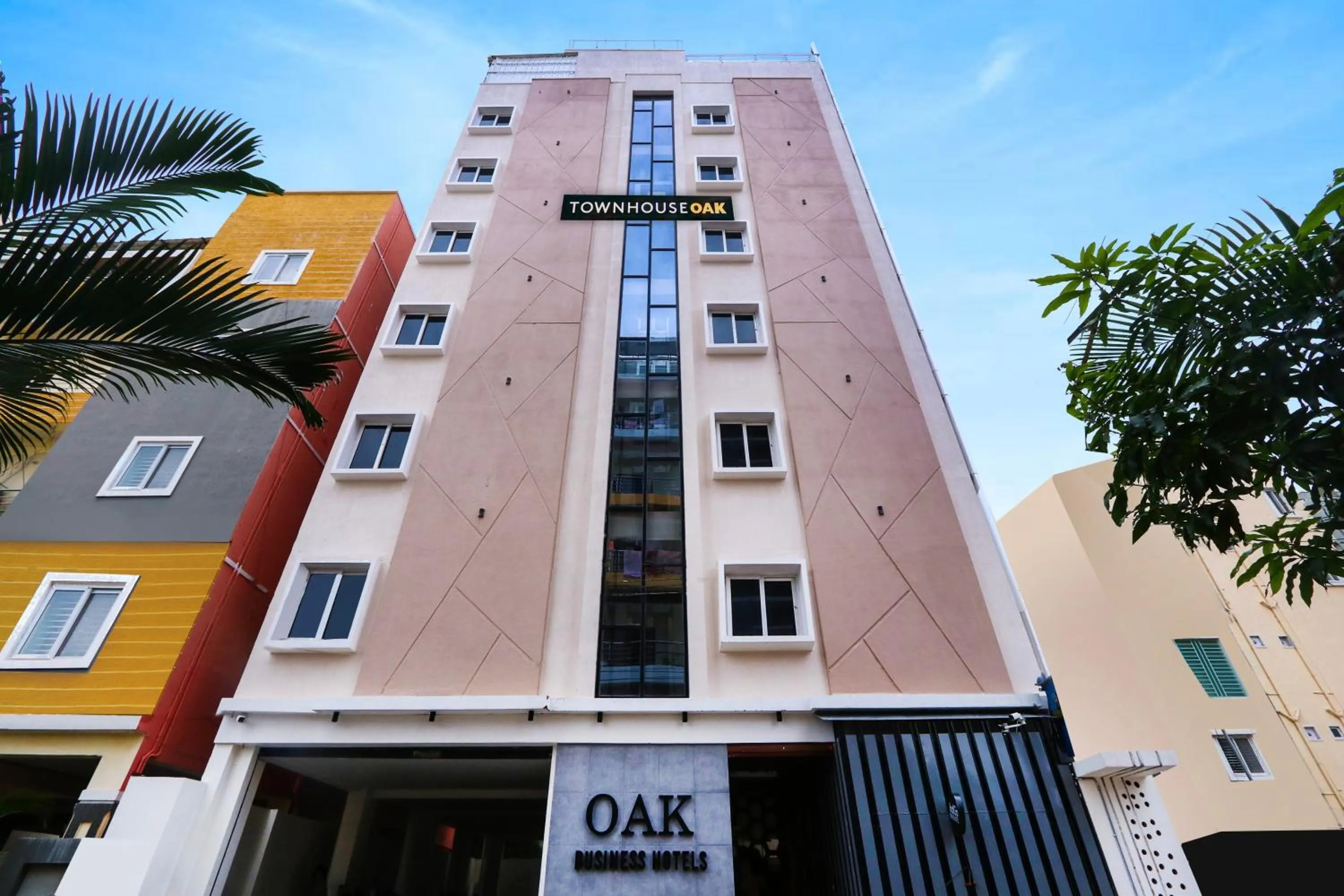 Facade/entrance in Townhouse OAK INDIGO BUSINESS HOTELS